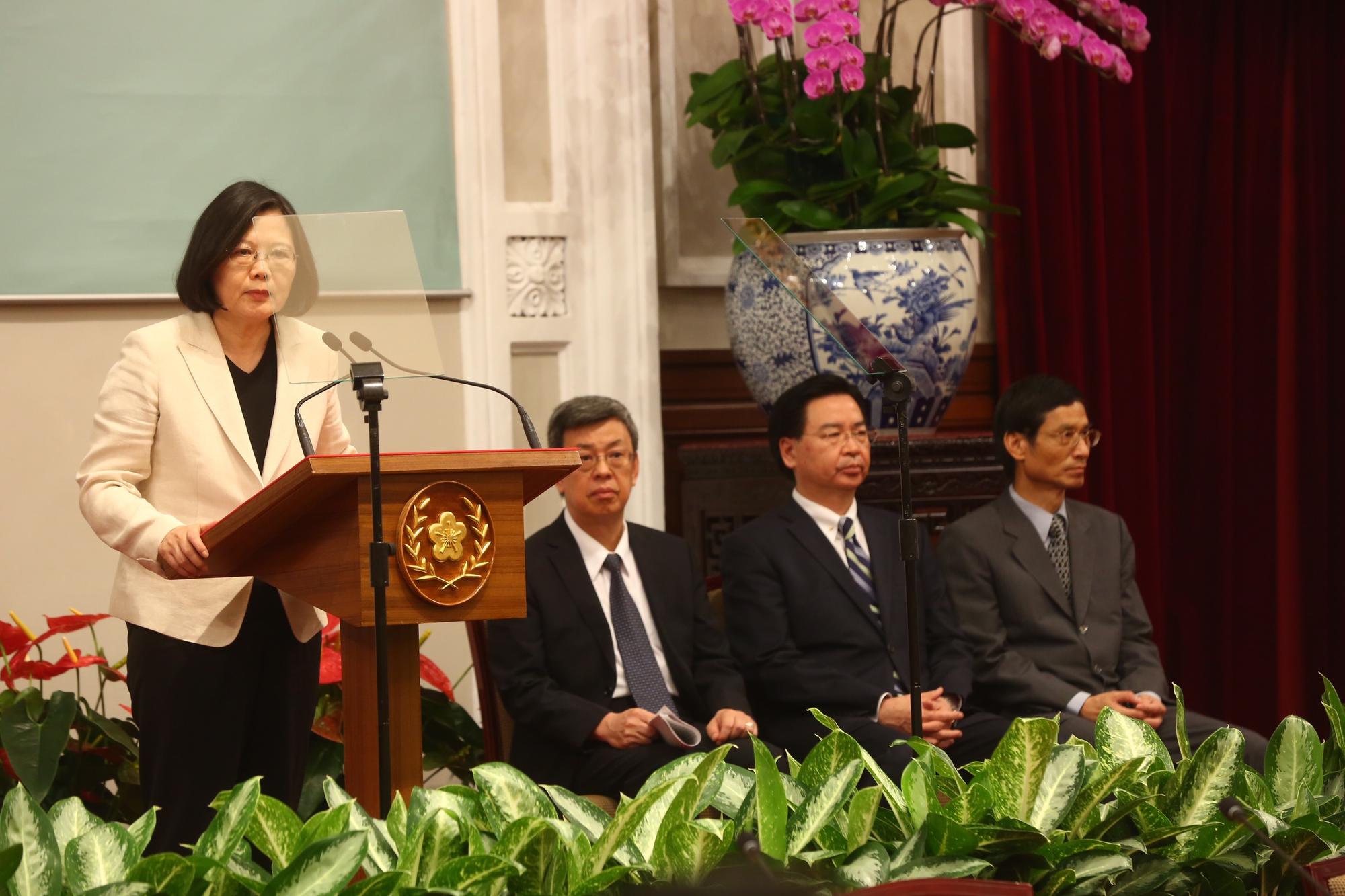 總統說,修法工作完成之後,「年金破產」這四個字將不再是台灣迫切的危機。