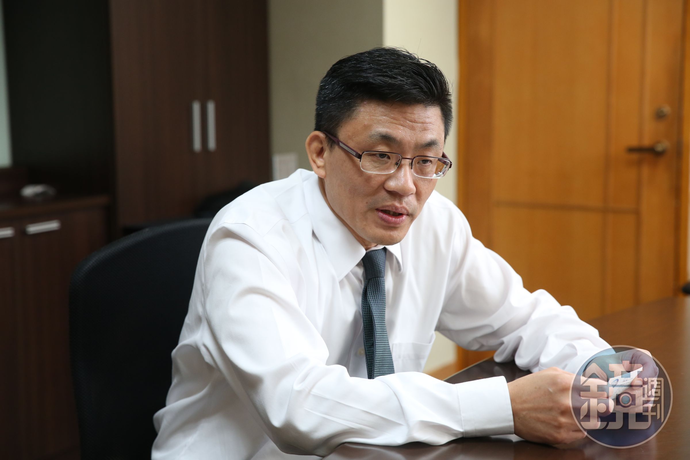 統一投顧董事長黎方國表示，中國股市五窮六絕七翻身，短線有資金行情。