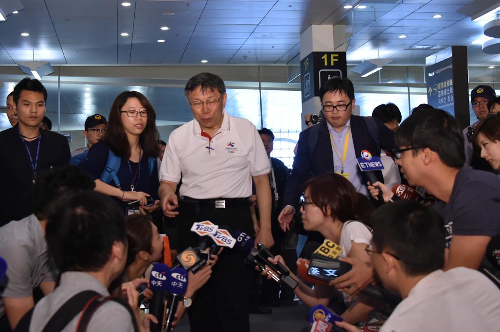 2017台北上海雙城論壇明天登場,台北市長柯文哲1日下午由台北飛往上海。