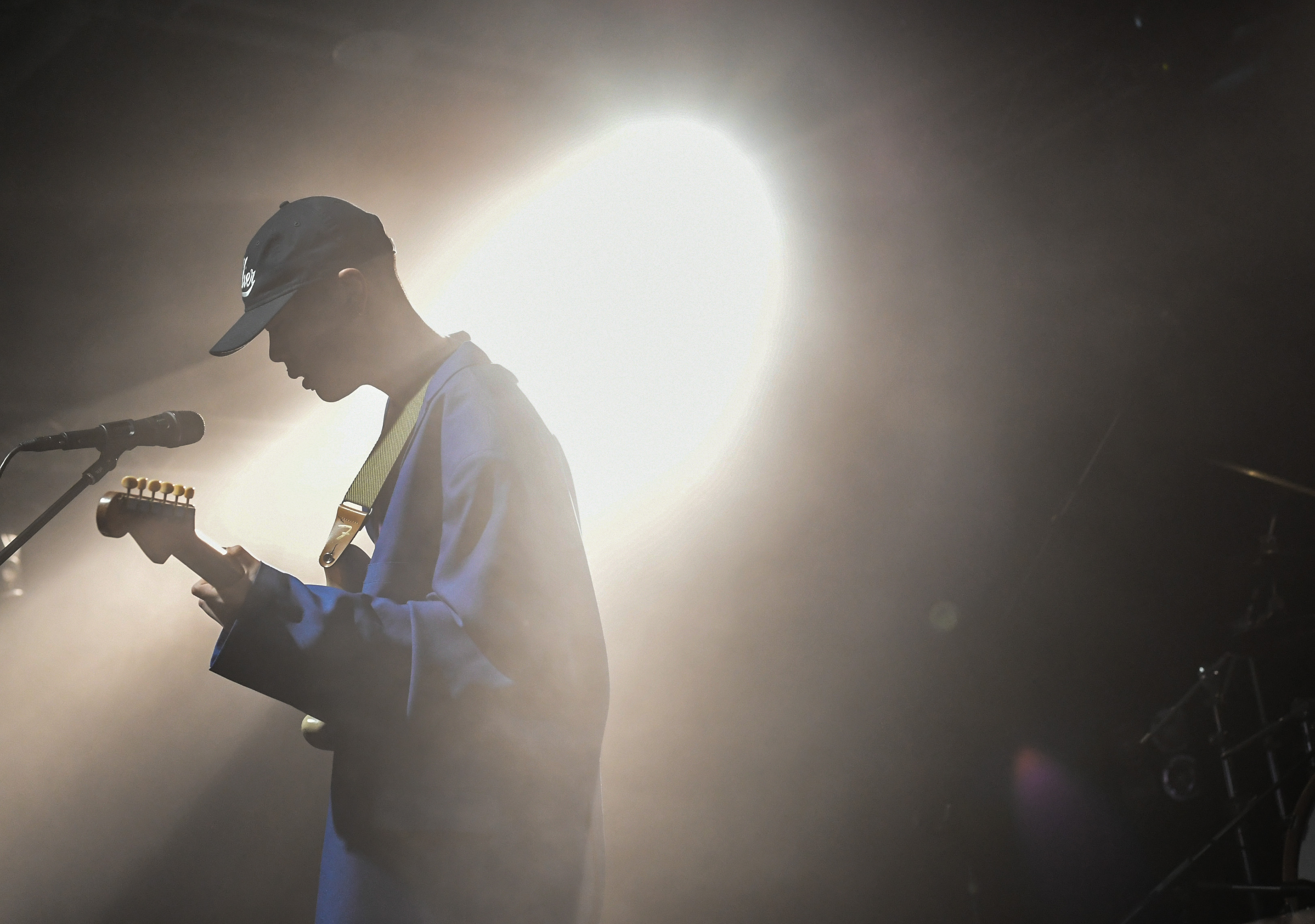 hyukoh主唱吳赫深具個人特色,全場以中文跟粉絲互動。