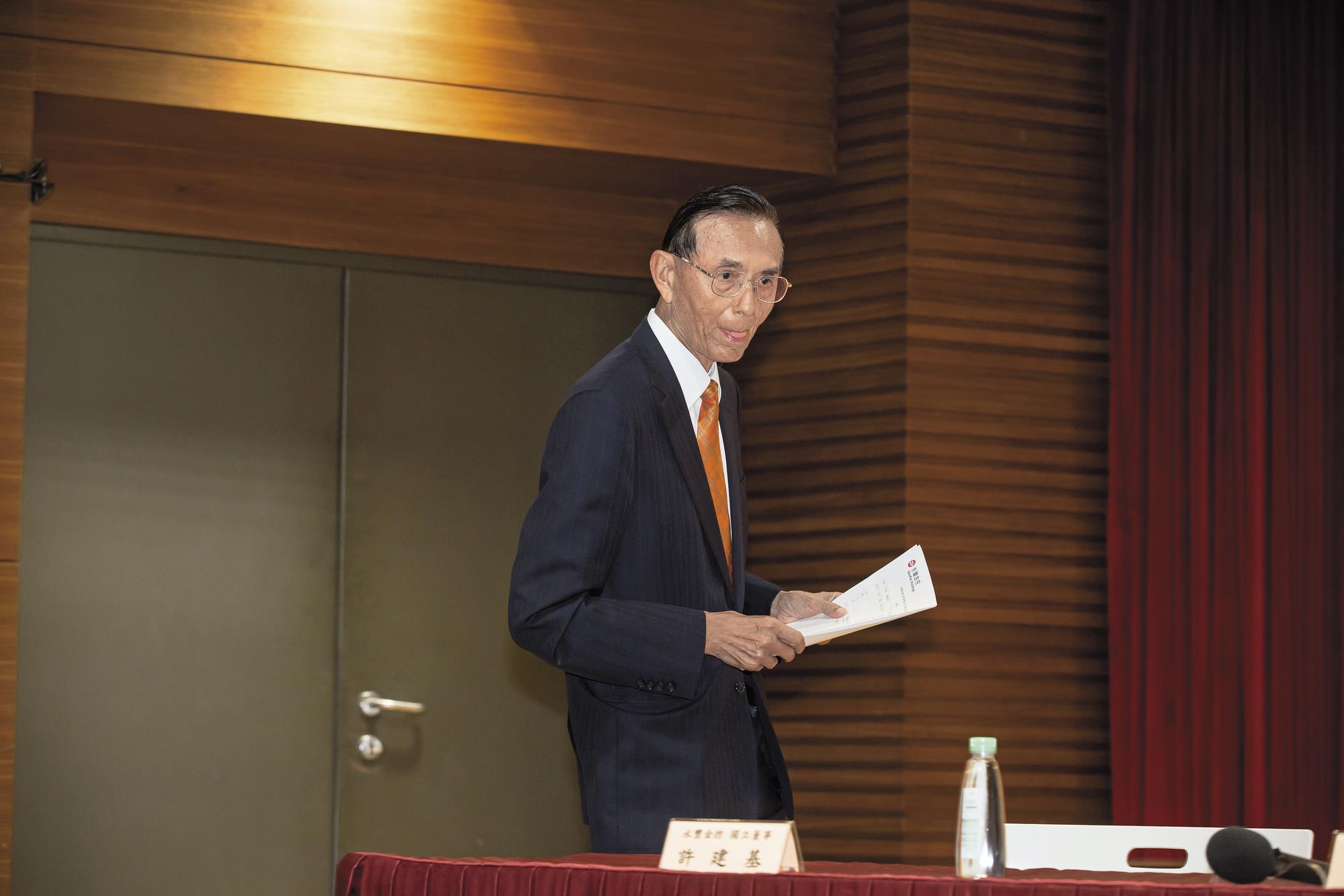 永豐金出事,董事會推邱正雄(圖)繼任董事長,旋即招來蔡英文砲轟,邱正雄黯然下台,任期僅10天。