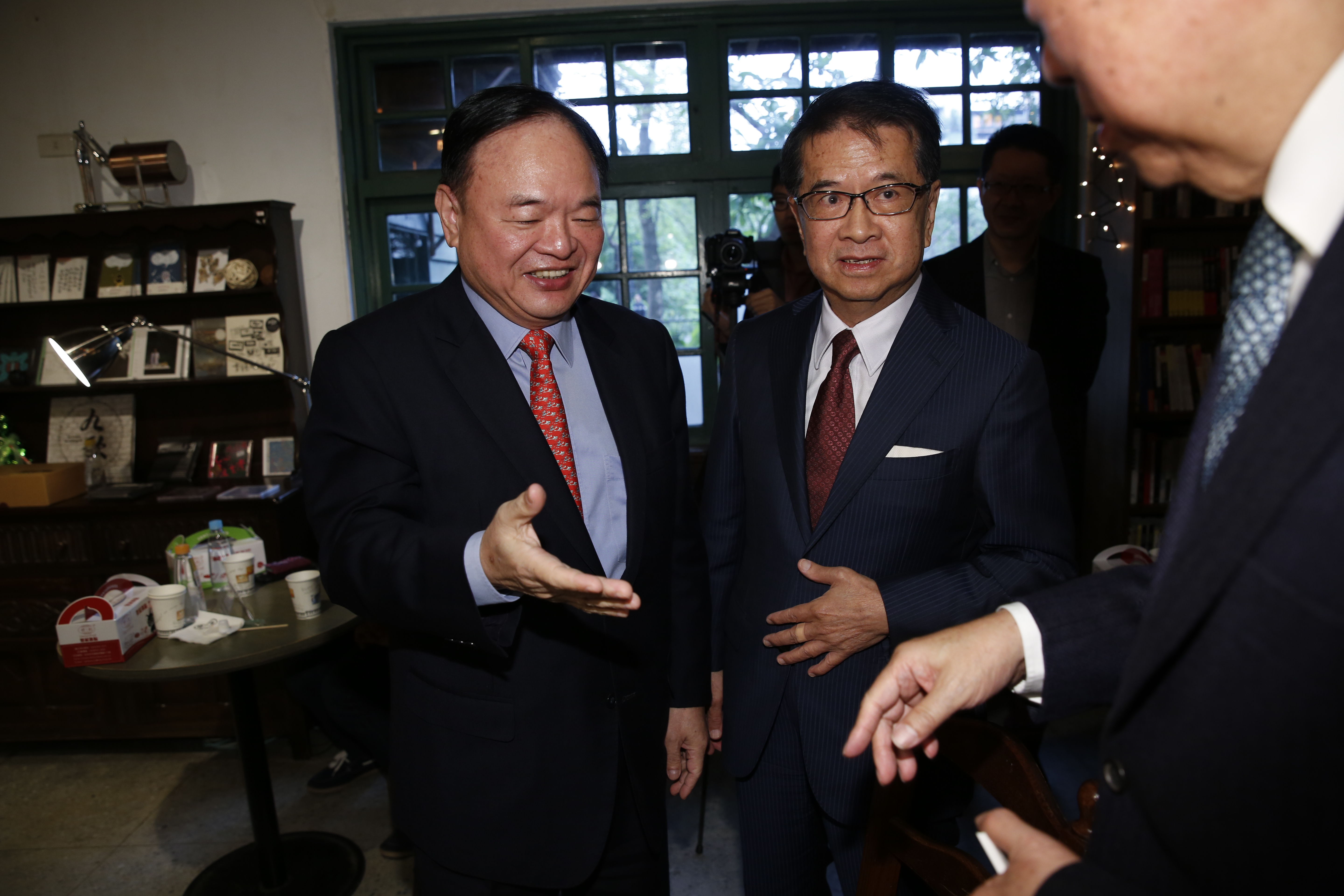 林敏雄與徐重仁關係生變，2人現在相敬如「冰」。