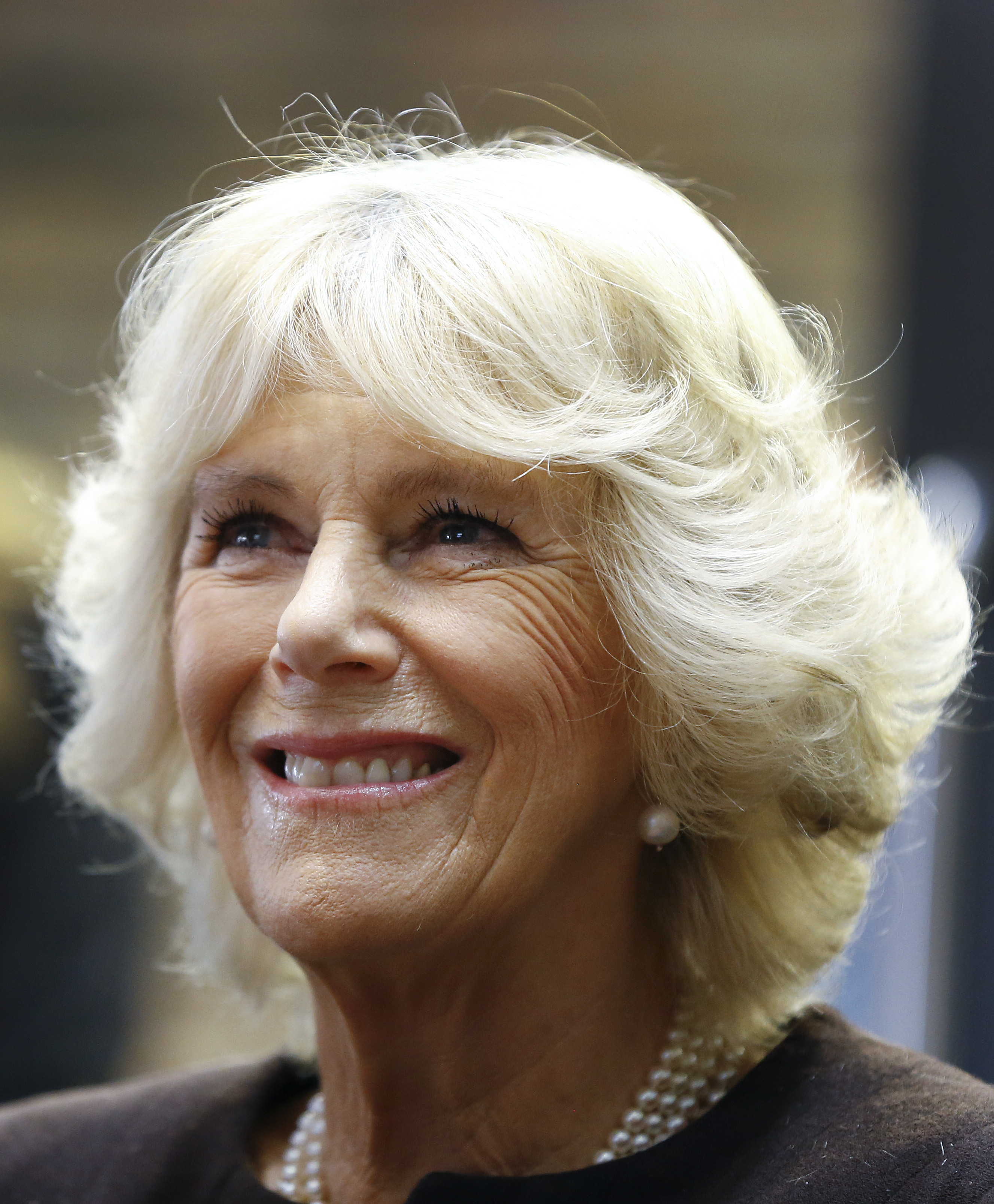 年輕美麗又害羞的戴妃擄獲人心；對比之下，破壞她婚姻的卡蜜拉成了全世界最討人厭的女人。（東方IC）