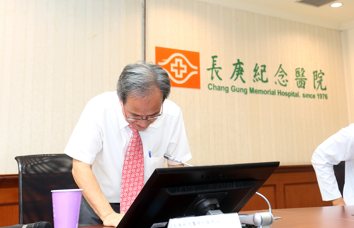 長庚醫院週一出面道歉，證實李石增和林口長庚院長鄭明輝請辭獲准。