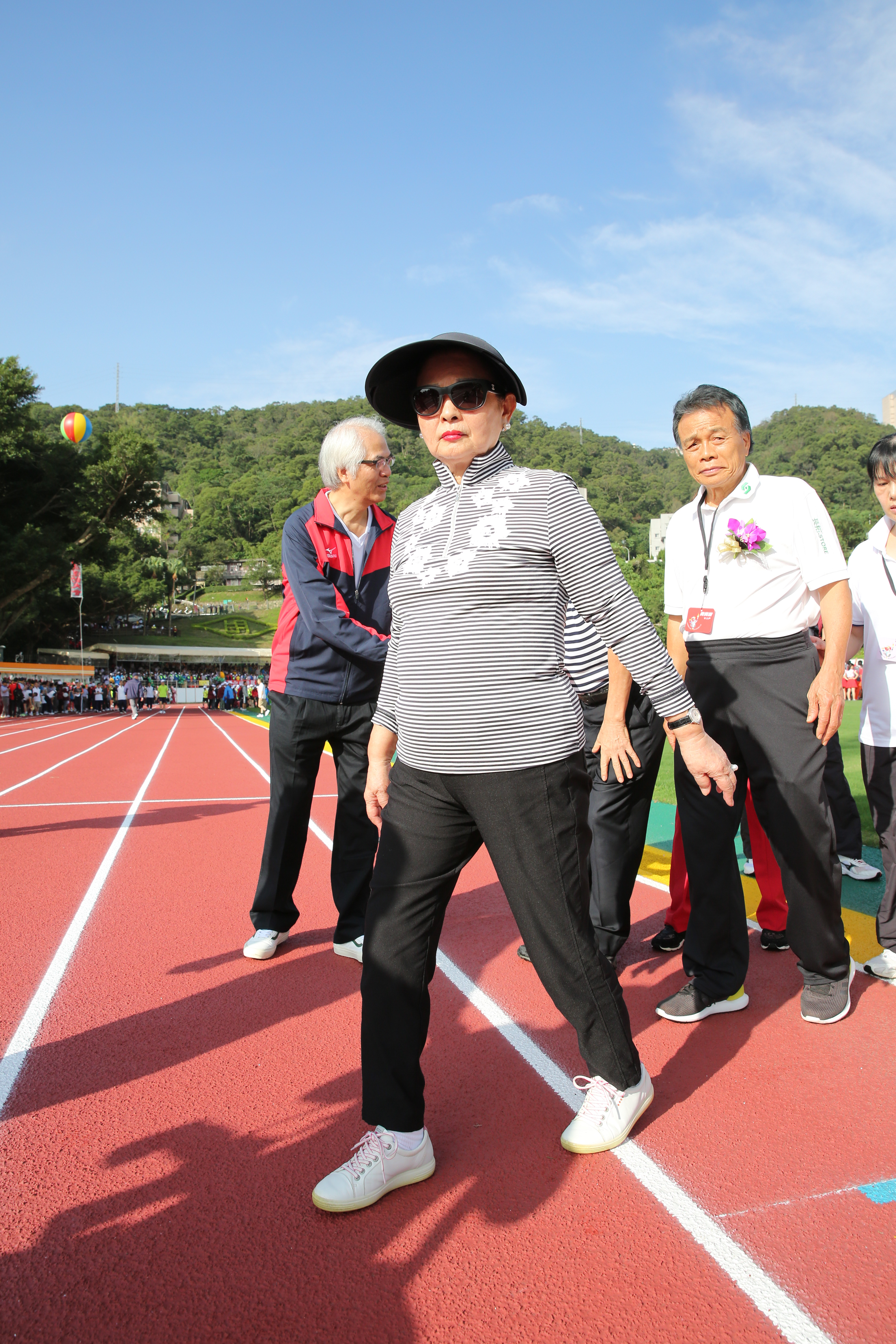 2014年王永在過世後，長庚董事會改選，王文淵拋出任董事長的那一家族持2席董事，不在位的家族控3席為由，要三娘李寶珠必須讓出一席董事。