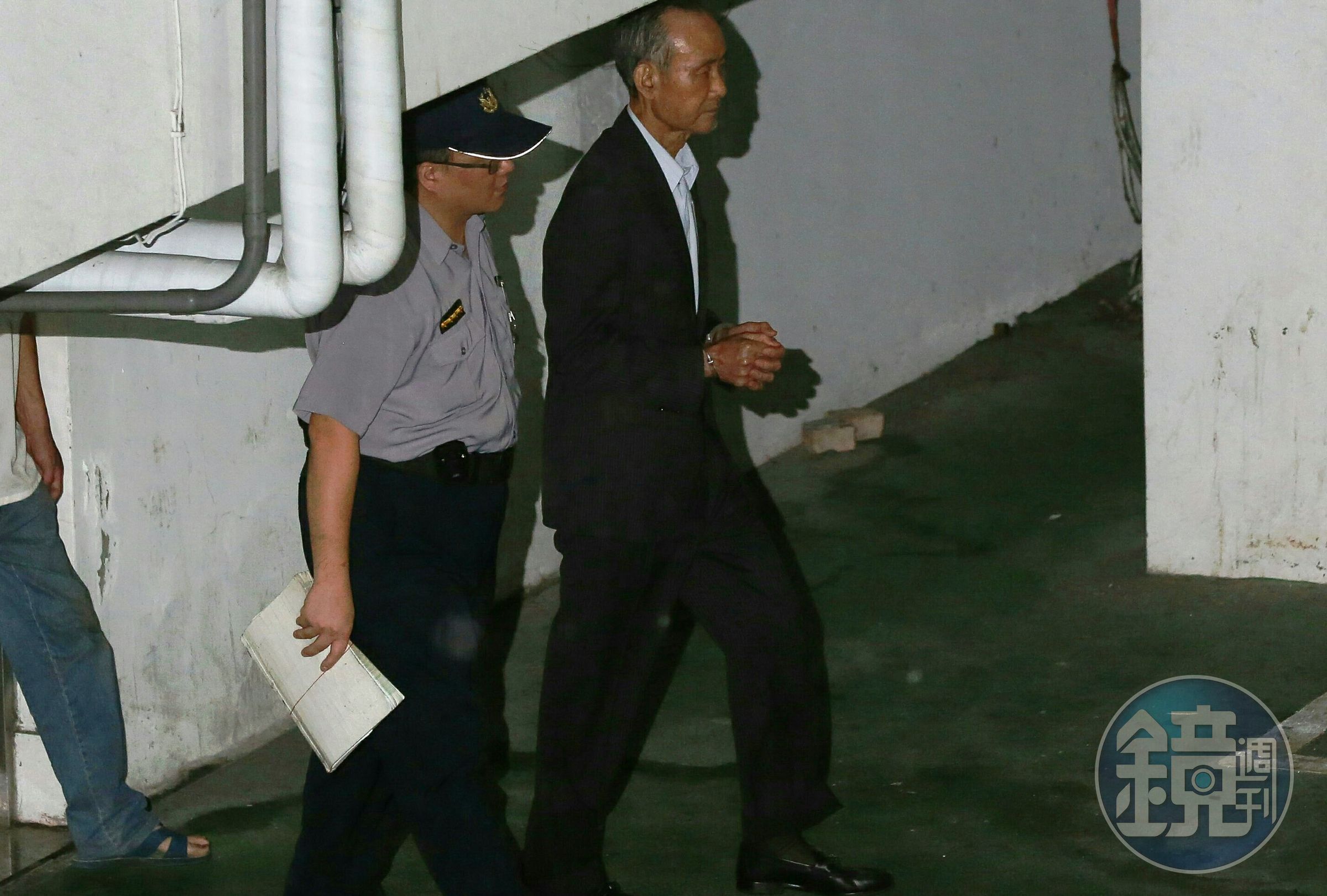 遠雄集團董事長趙藤雄因涉嫌掏空、行賄，與新北市議員周勝考遭羈押禁見，2人提抗告遭駁回。