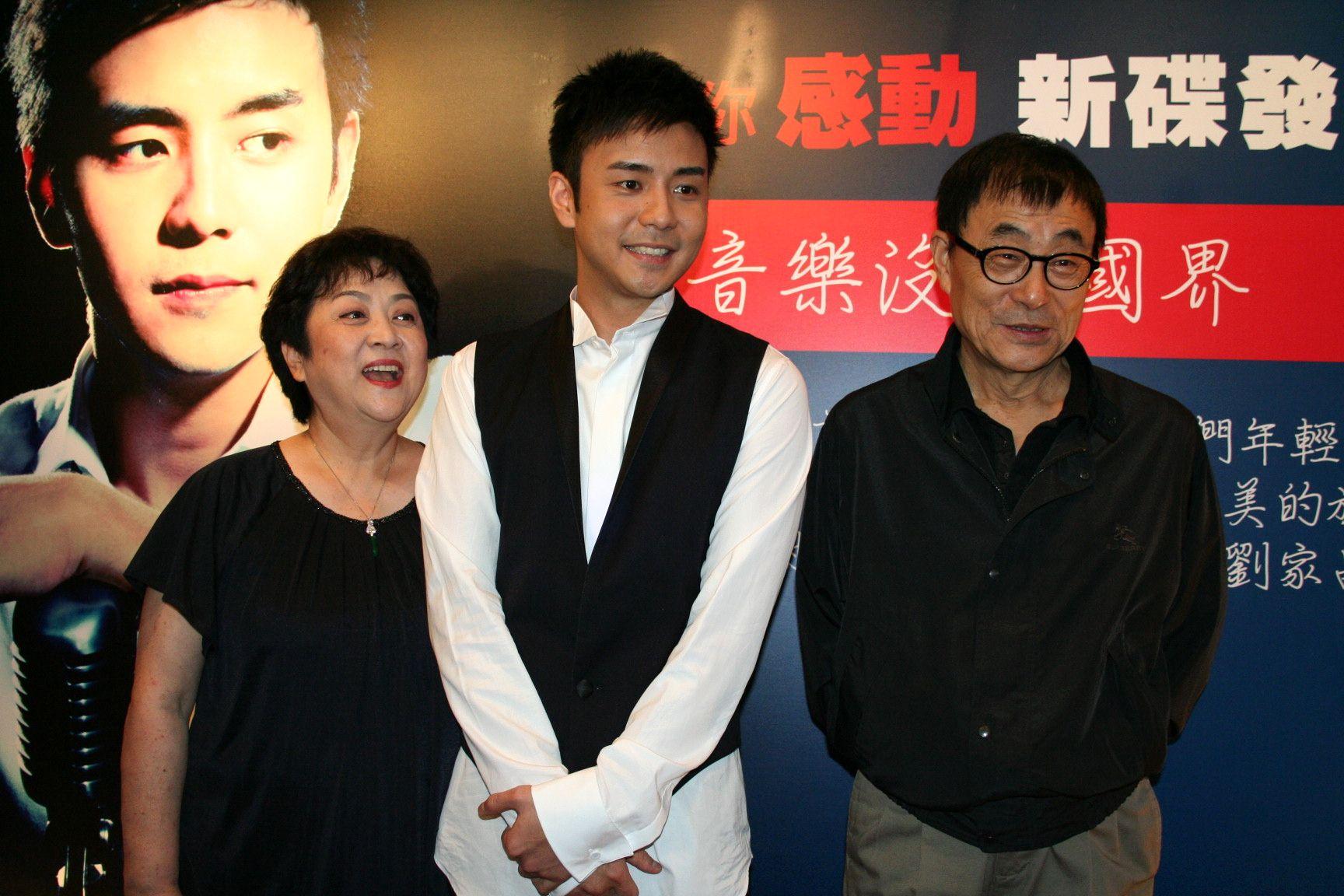 護子心切的甄珍，為了保護劉子千，在臉書發文回擊劉家昌5月的攻擊。（東方IC提供）