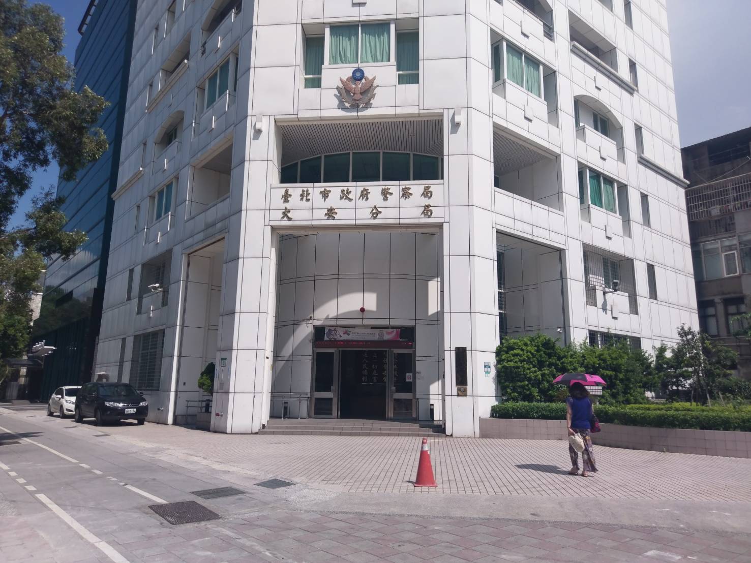 大安分局警方日前逮捕2名車手，但令人驚訝的是，他們竟然只是國中應屆畢業生。