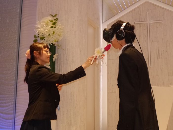 婚禮的最高潮：棉花糖之吻。