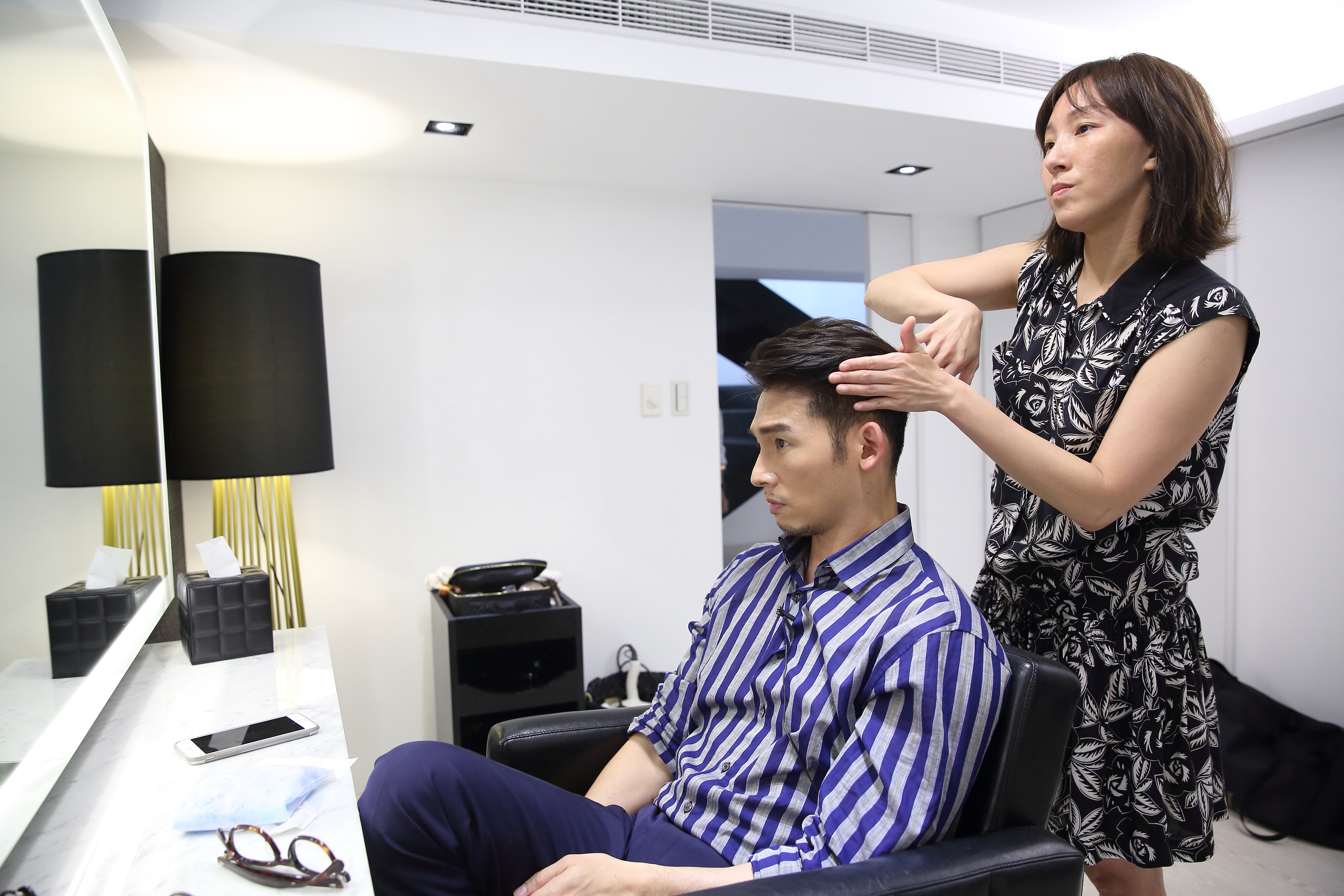 每回溫昇豪返台，行程總是滿檔，抓緊梳化時間，他從工作聊到家人。