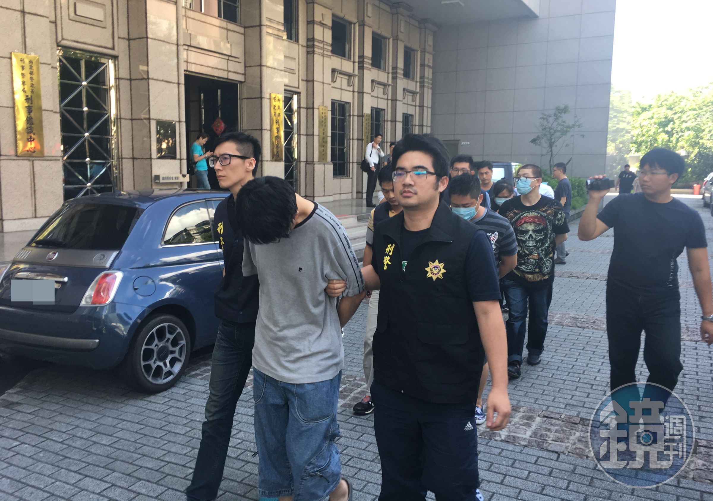 儲嫌主持的竹聯幫孝堂涉嫌暴力討債、販毒詐欺，被刑事局移送法辦。