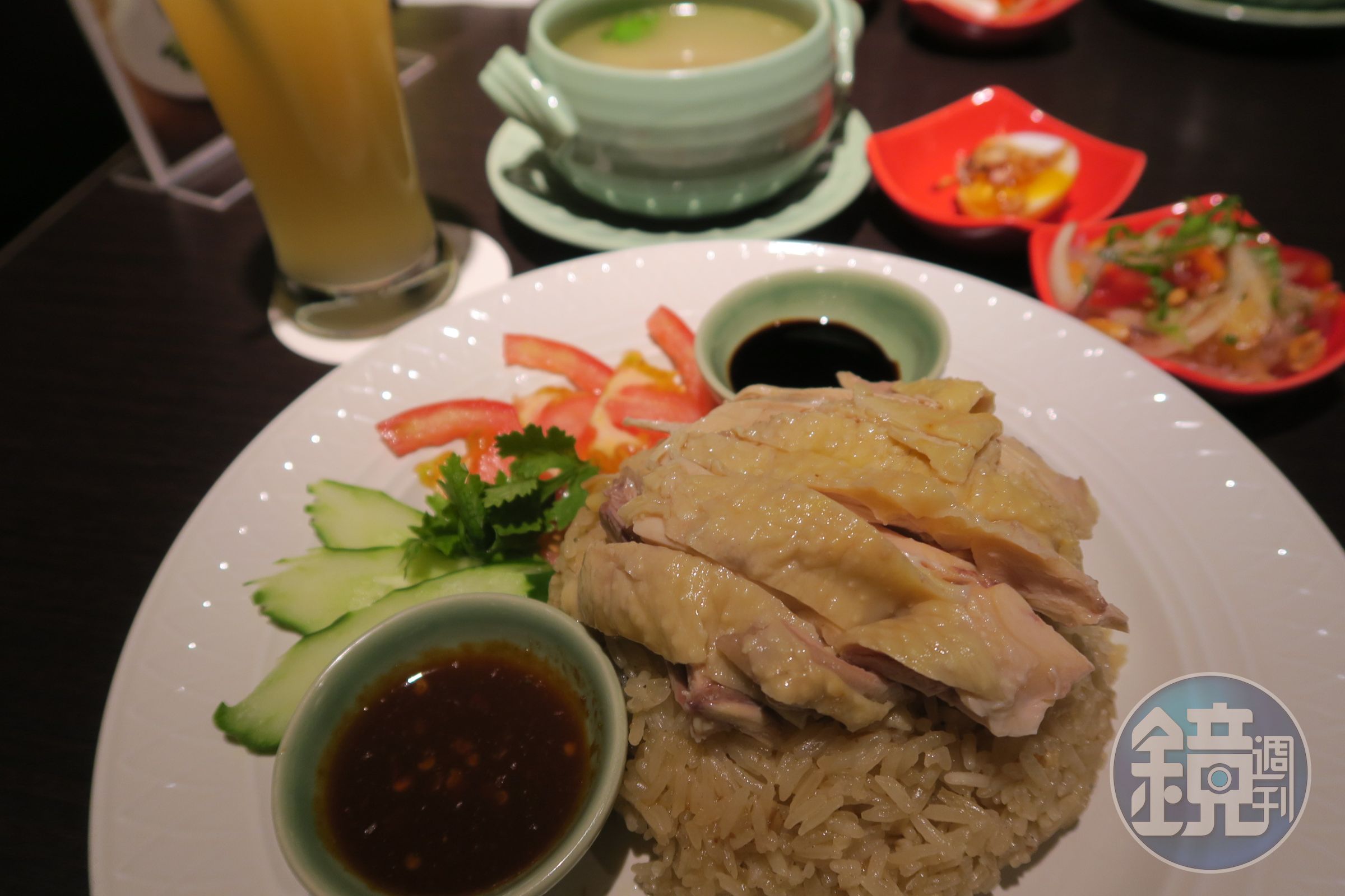 香茅廚的阿明師，7月初推出「快閃泰式海南雞飯」，外表合格，味道有點奇特，讓我吃了很想快閃！