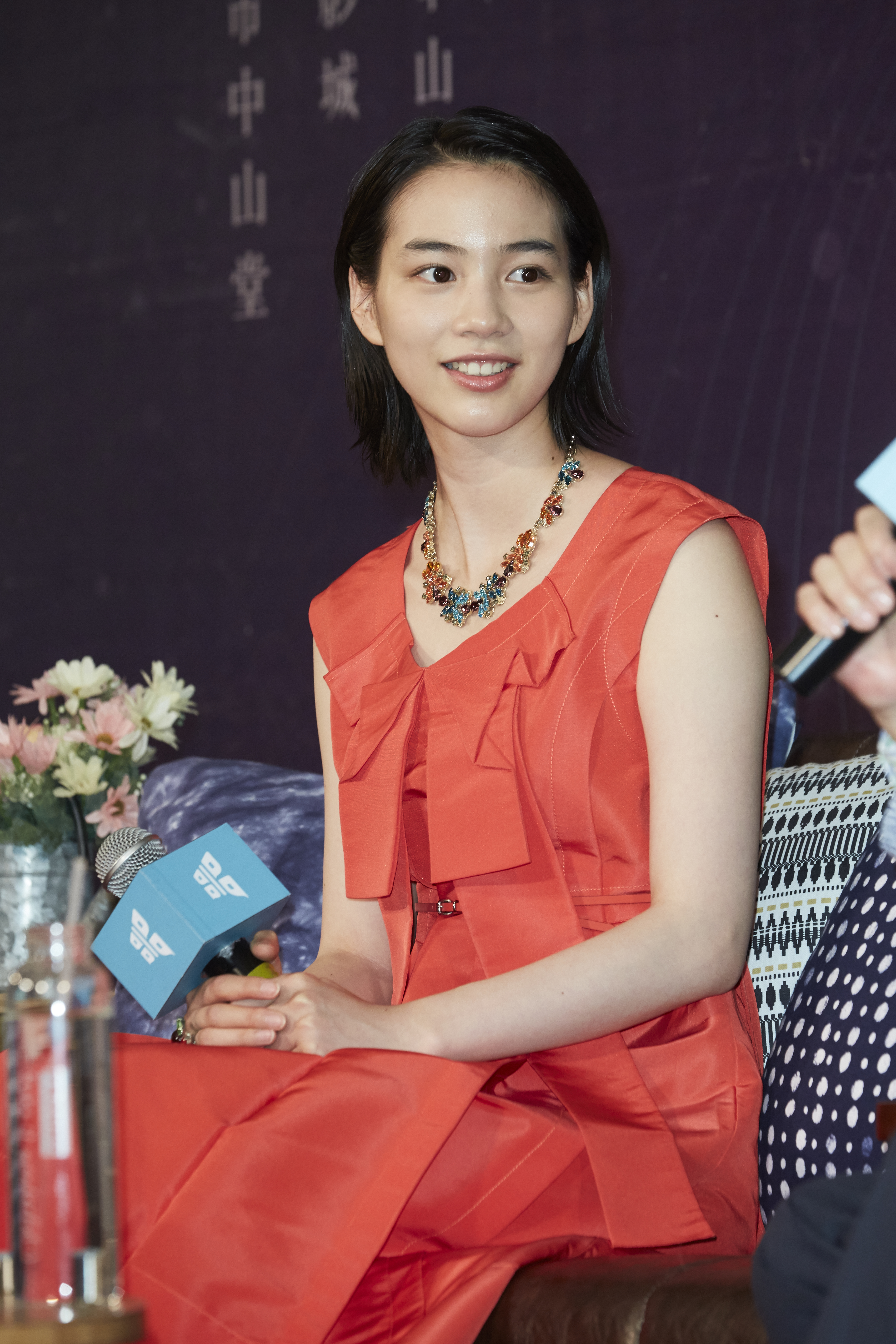 Non(能年玲奈)說自己和電影裡的「鈴」一樣,很常被人發現在發呆。