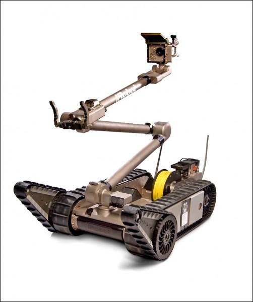 防爆機器人「510 PackBot」目前被各國政府廣泛使用在司法、軍事等活動的維安上。