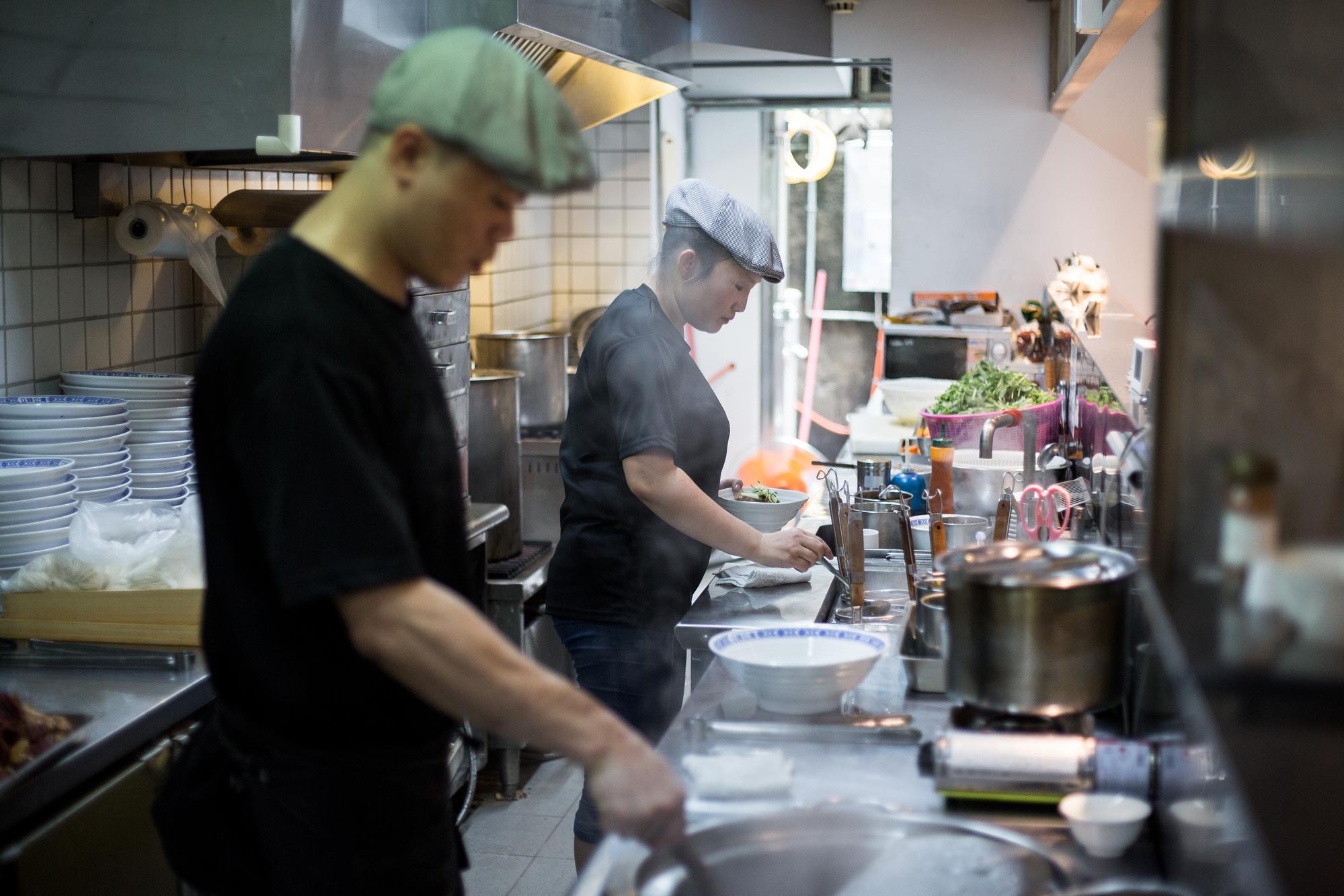 無論4家火鍋連鎖,到巷弄間的牛肉麵小店,處女座A型的邵昕,對餐廳環境整潔特別要求。