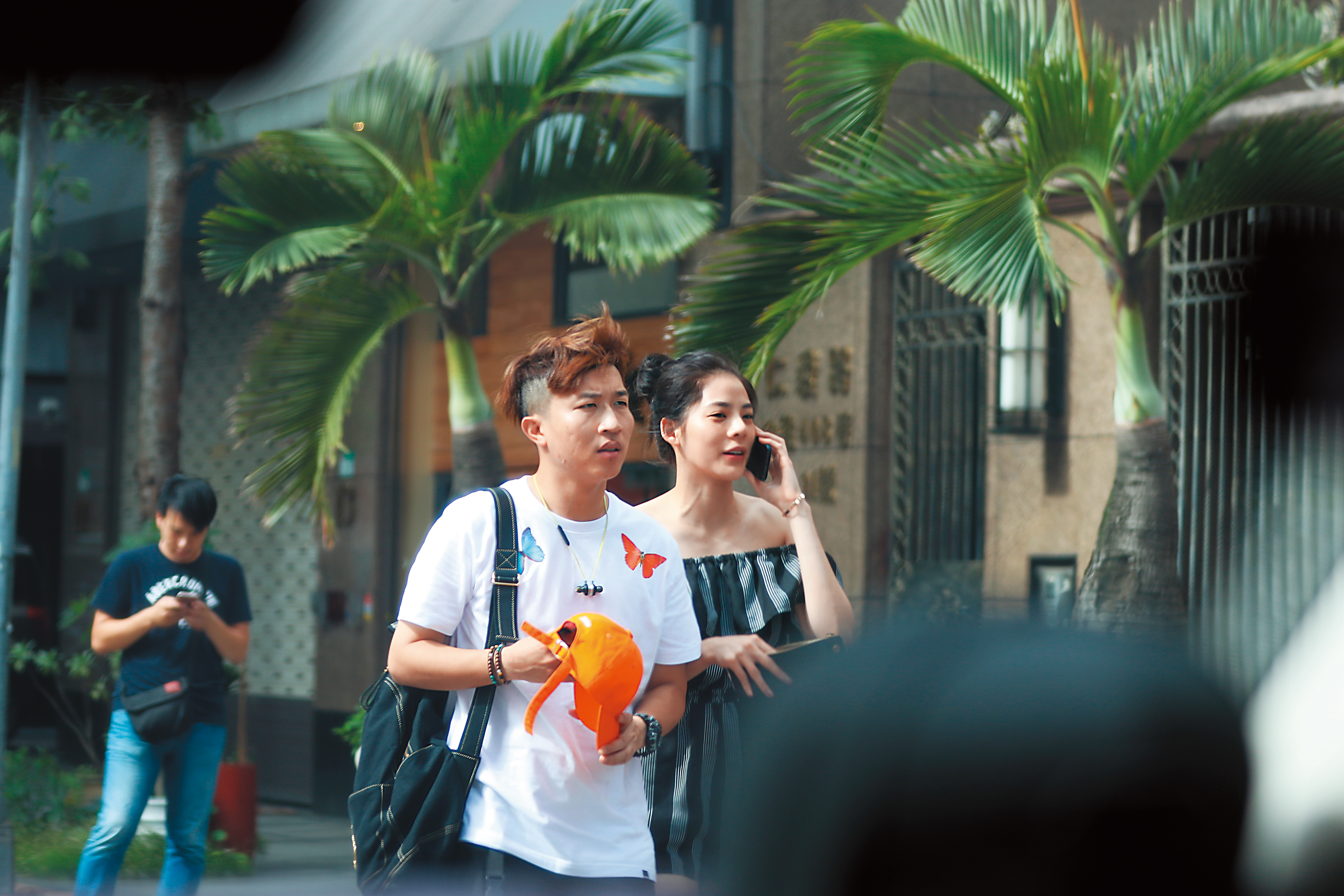 張立東與女友的打扮都十分居家，看來已經頗有老夫老妻的fu。