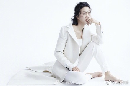 湯唯身材恢復超快，但不該瘦的都沒有瘦。