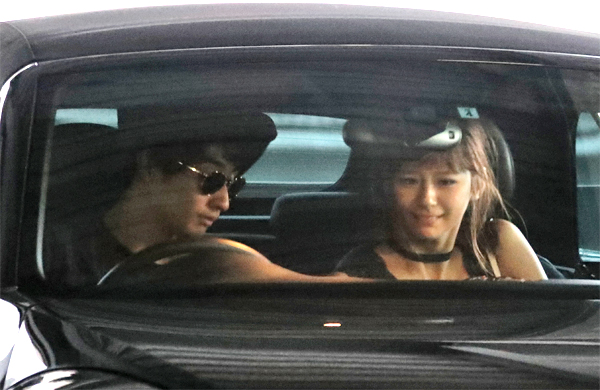 之前西內麻里亞被拍到跟混血男模親密同車，甚至爆出婚訊。（翻攝網路）