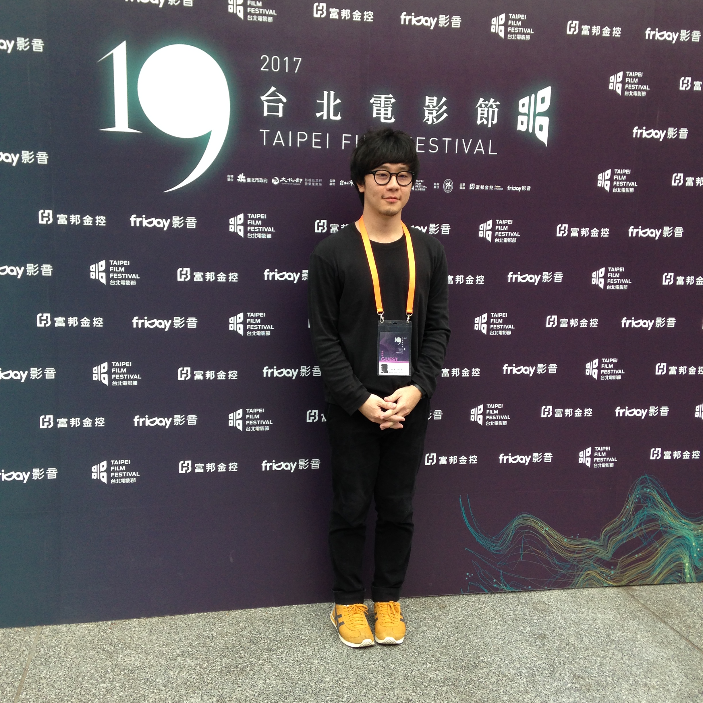 瓦塔那蓬雖年輕，卻偏好人性關懷的題材。