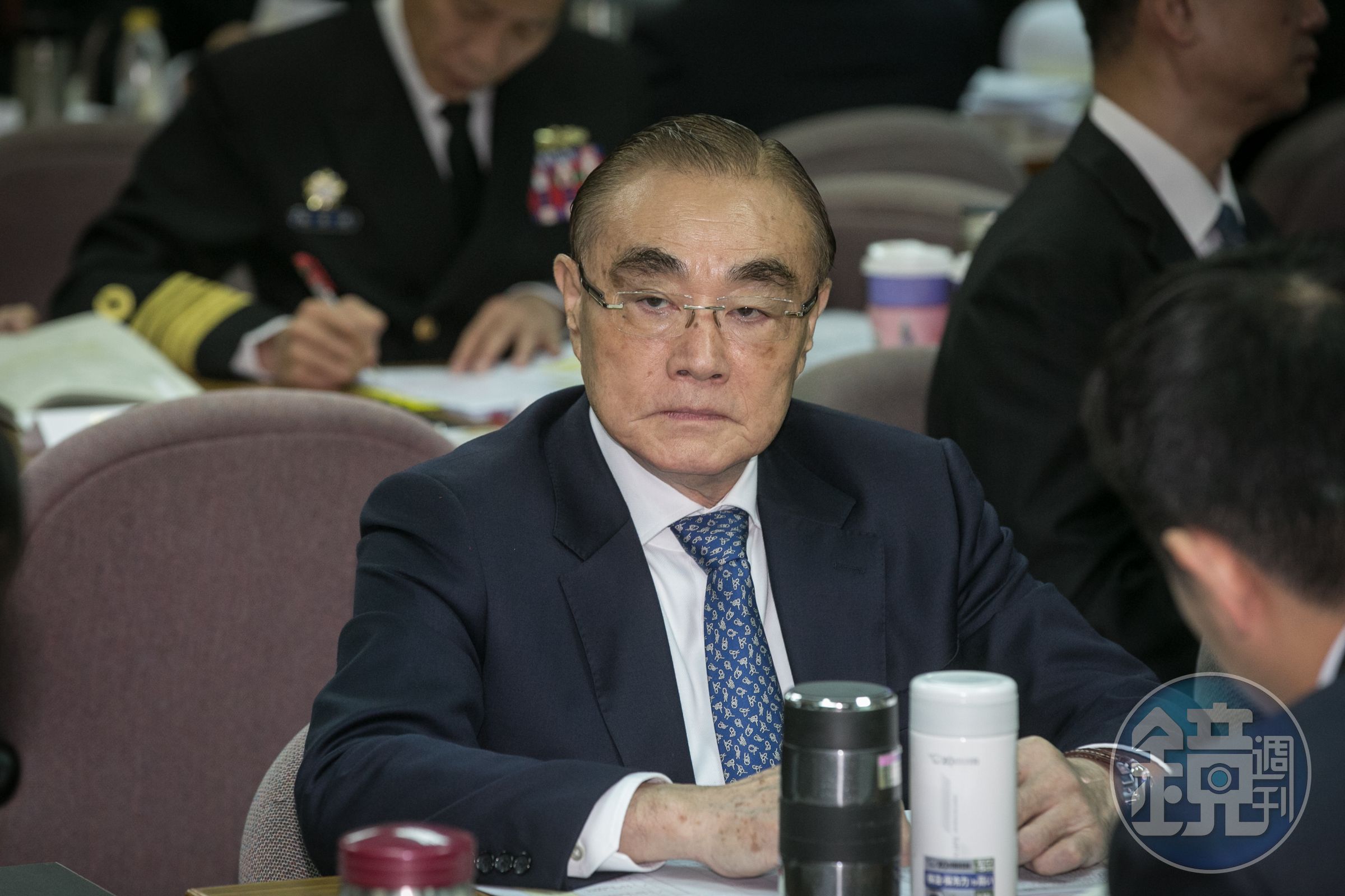 陳子多從小就抱著從軍夢，卻因士官長錯誤指揮而被迫中止。未來能重回部隊仍未知，圖為國防部長馮世寬。