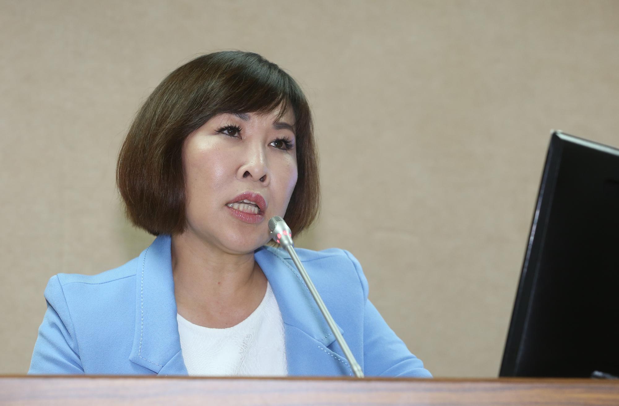 國民黨立委呂玉玲則呼籲軍方負責，協助家屬釐清真相。