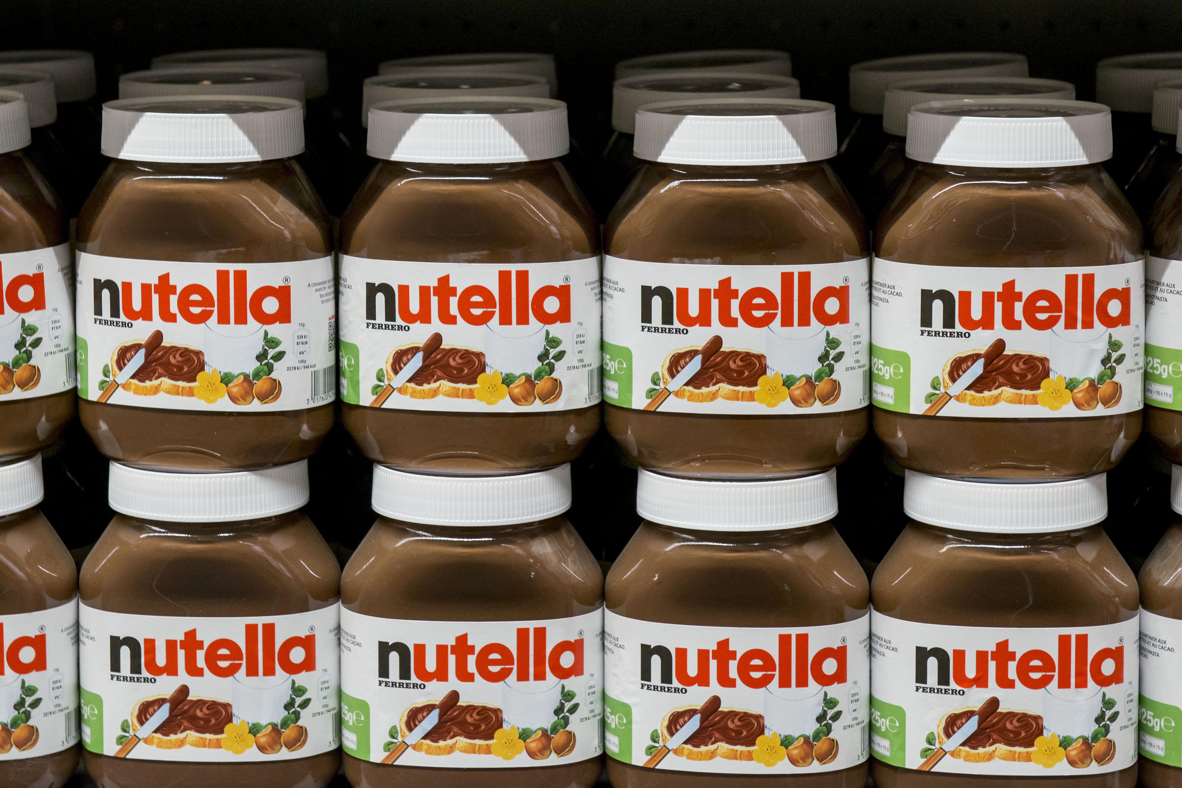 東歐國家因為巧克力醬的純度問題，槓上了歐盟和食品大廠。（東方IC）