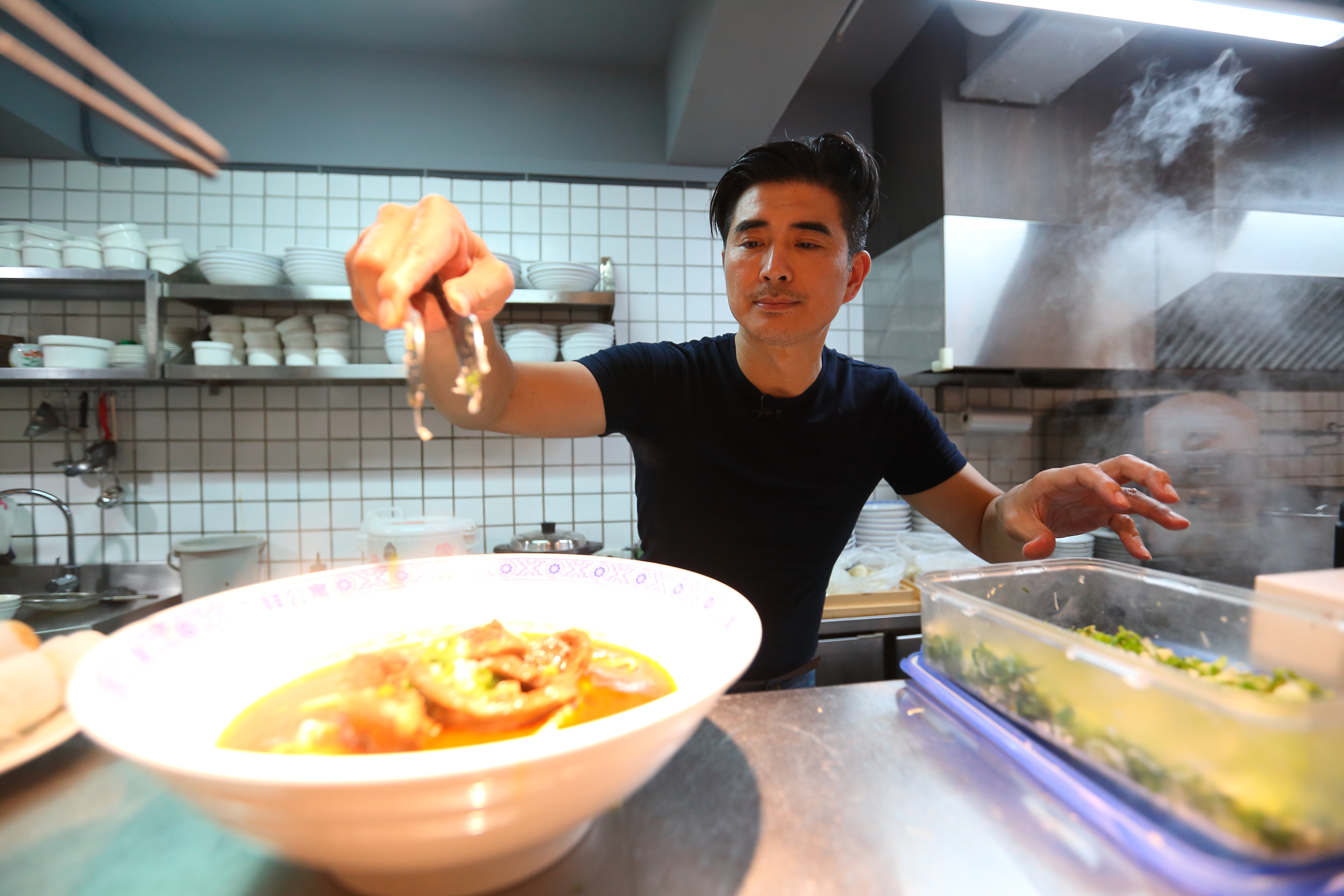 在餐飲業打滾10餘年，客人吃完美食的滿足感，是邵昕最開心的回應。