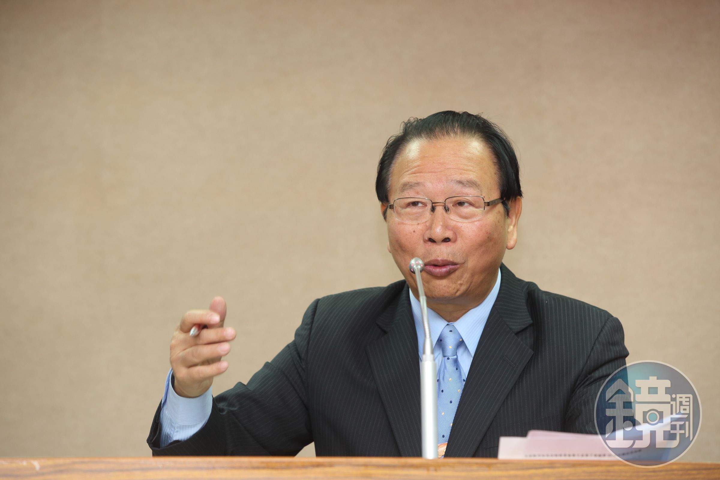 總召林德福說，行政院只提出第一時預算1089億，卻不見整體計畫，究竟前瞻計畫4年4200億能創造多少就業率？
