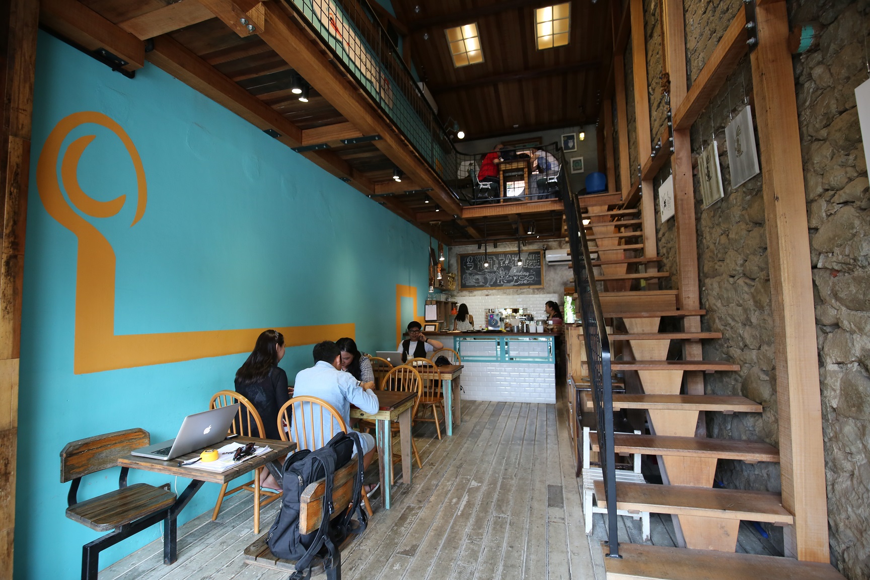 「湯匙放口袋」一進入屋內，就可見重整後的室內空間。