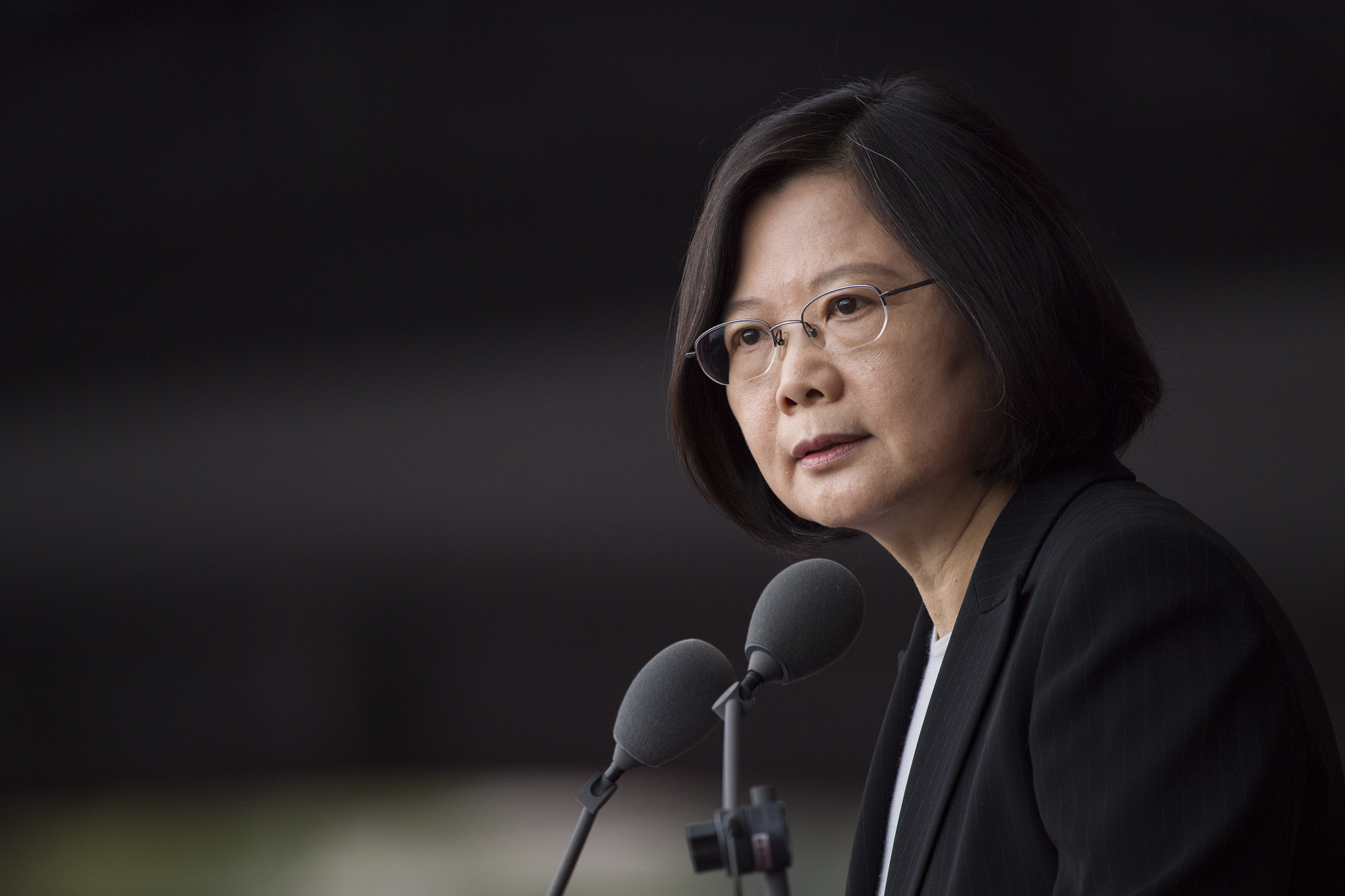 對於劉曉波逝世，總統蔡英文晚間在臉書發文哀悼，並表達願助實現中國民主夢。