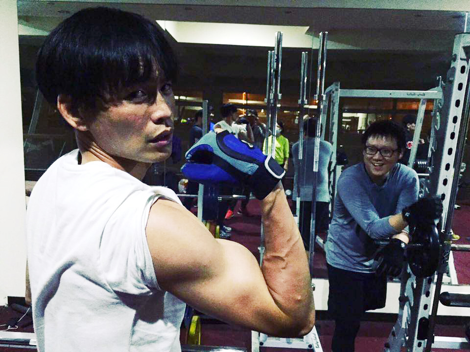 只要有空，黃鐙輝就會往社區健身房跑，除了鍛鍊身體，也順便把每月5,000元管理費賺回來。