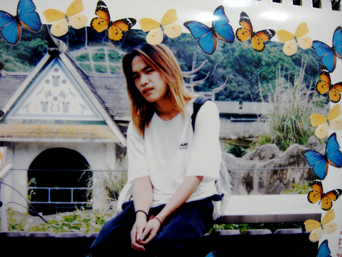 黃鐙輝大學時是吉他社團主唱，留著一頭長髮，穿著邋遢，跟現在模樣差很大。（圖：黃鐙輝提供）