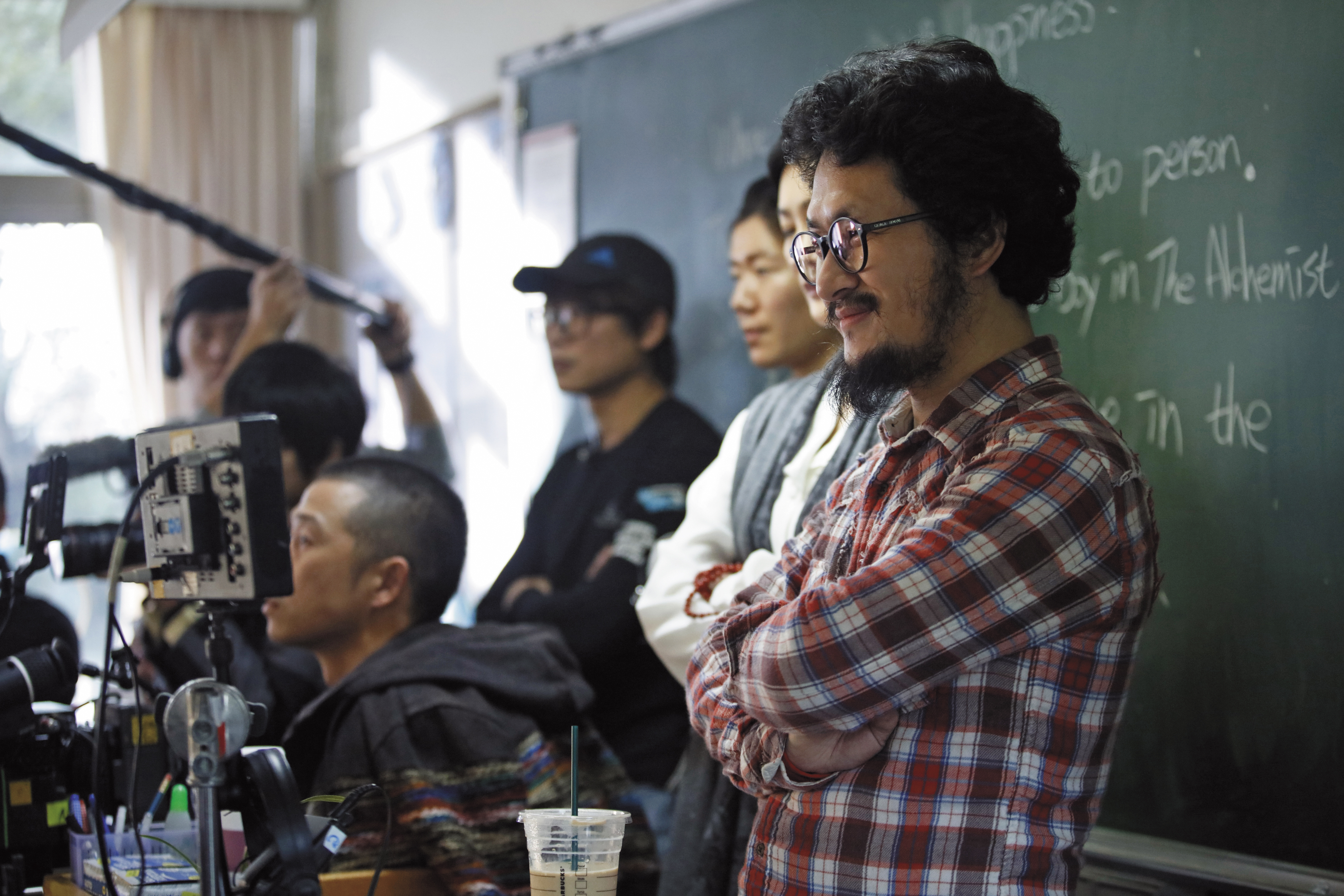 拍《報告老師！怪怪怪怪物！》時，正是心情不好的時候，「哇，這故事有夠黑暗的」，就拍這個黑暗故事吧！（群星瑞智提供）
