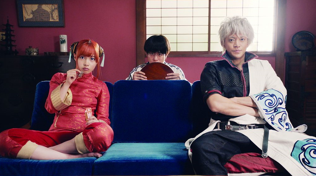 萬事屋三人組由小栗旬、菅田將暉與橋本環奈飾演。《銀魂》真人版電影本週上映。