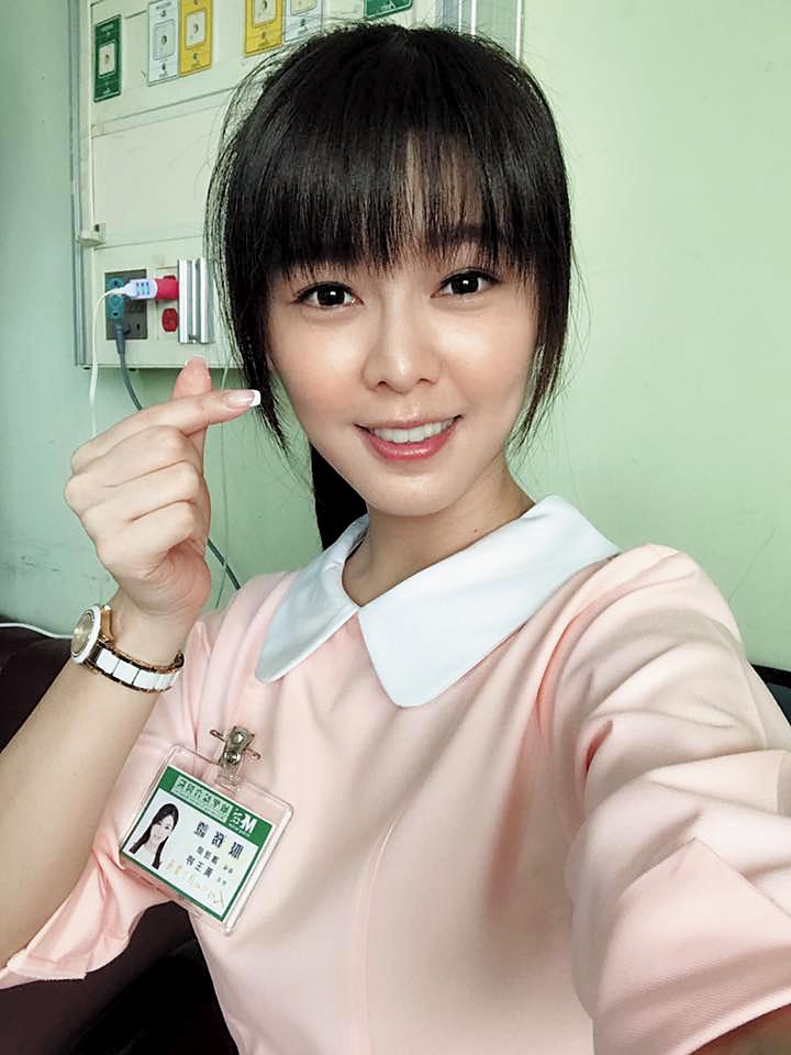 ↑民視新戲《幸福來了》演俏護士，白家綺被形容逆生長，愈演愈年輕。（民視提供）