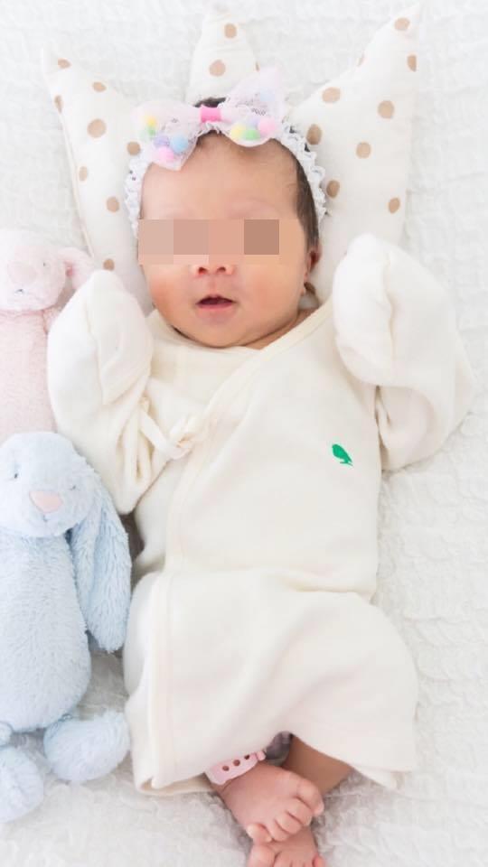 謝國樑的女兒謝媛詩大眼睛、小嘴巴，長相可愛。