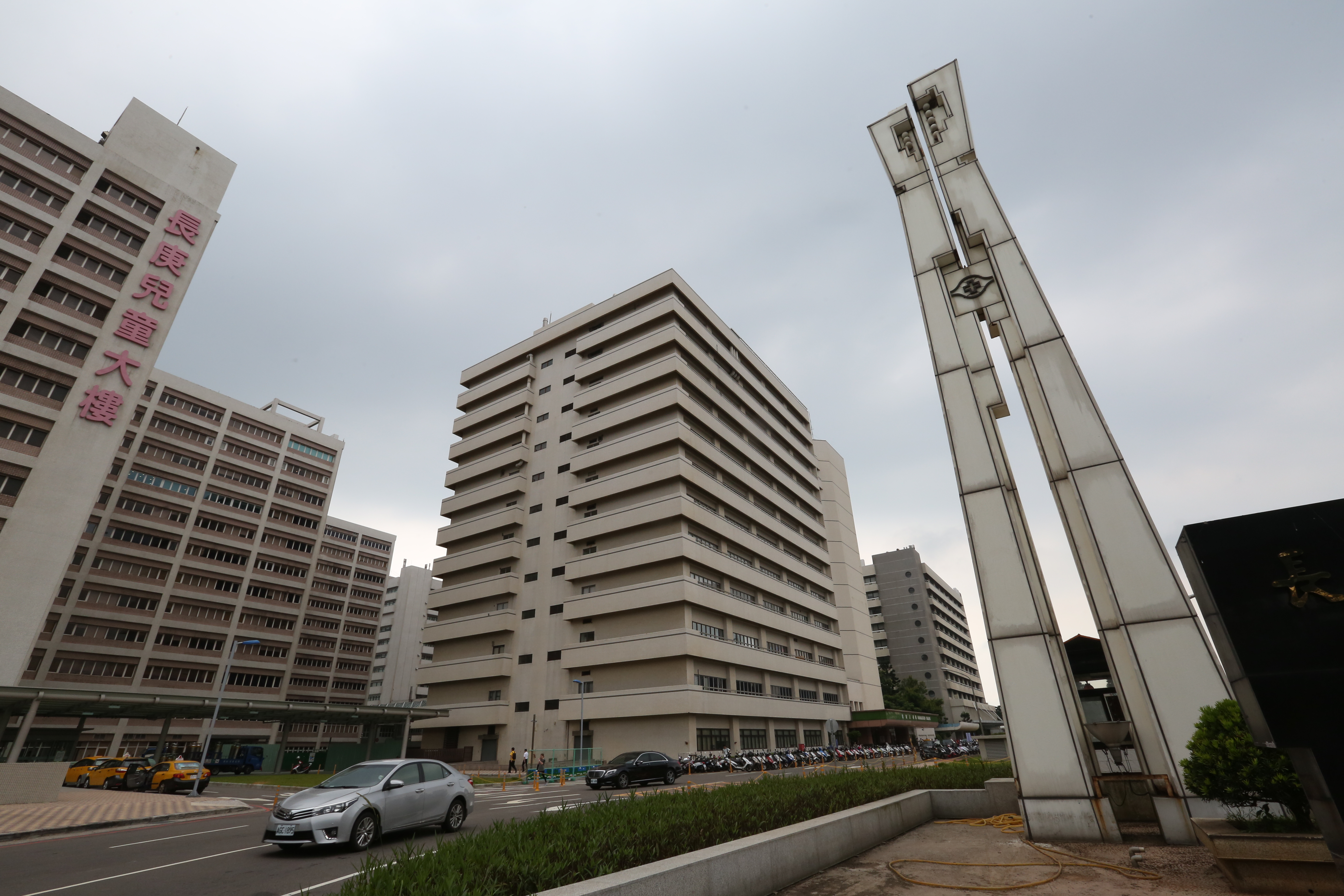 林口長庚急診室有20名醫師出走，恐難通過醫院評鑑。