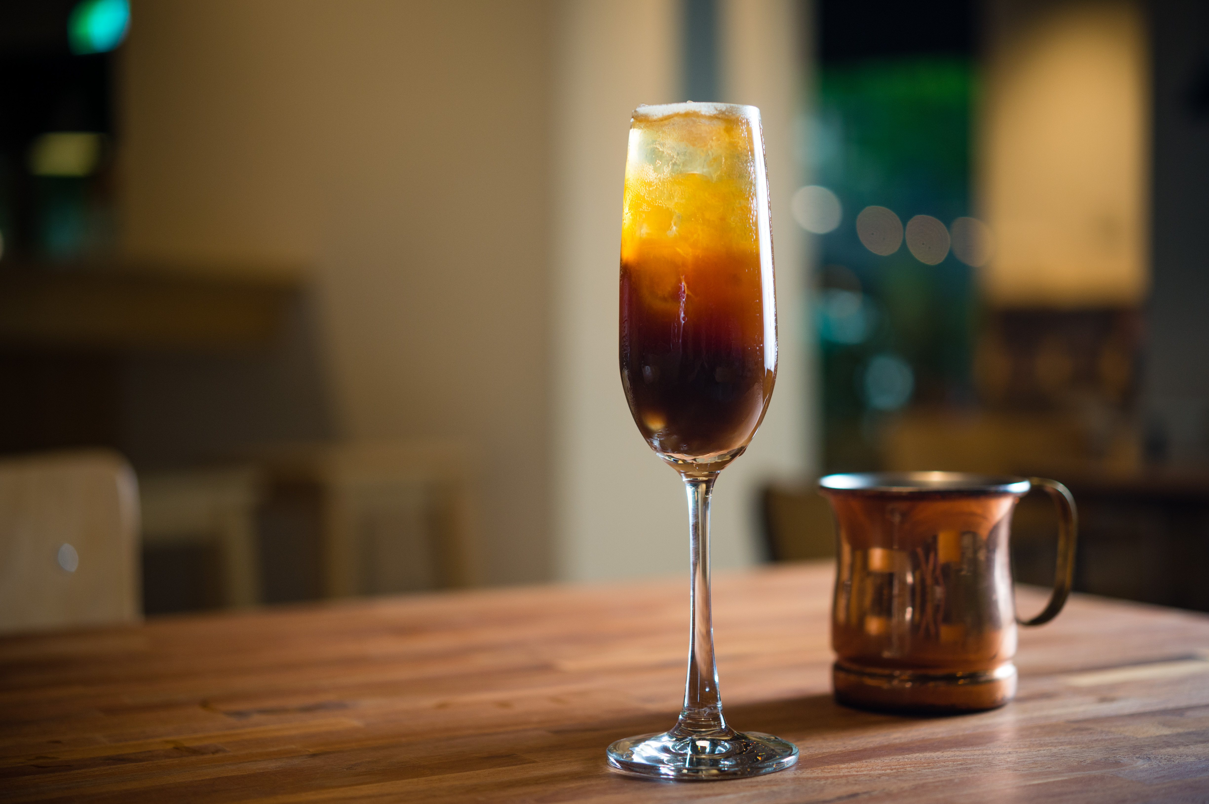 「Fika Fika Cafe」老闆陳志煌（James）以南投百勝村的日曬豆咖啡與氣泡水做成夏季冰飲。