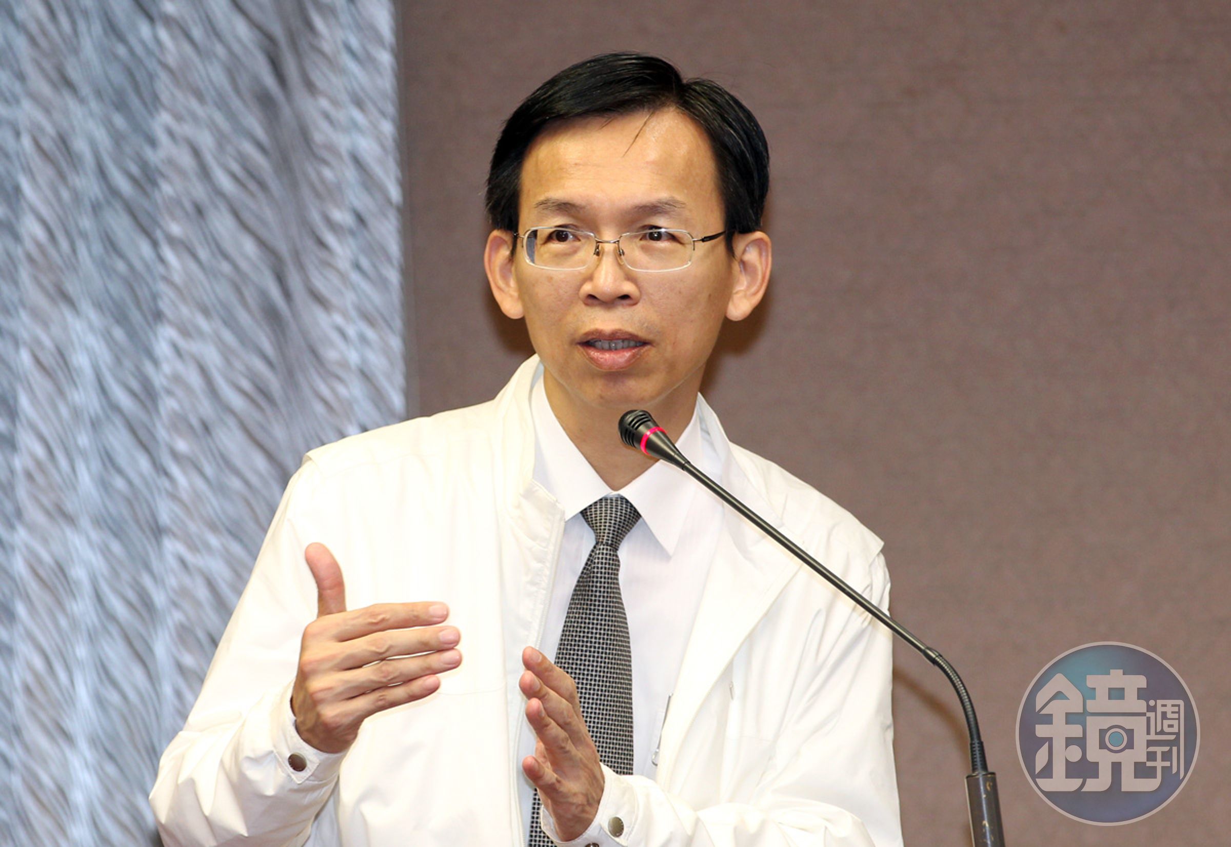 民航局長林國顯表示，新管理規則應不會以個人名義作為申請，而是朝向公司或法人修訂，這意味著「張國煒條款」可能卡關。