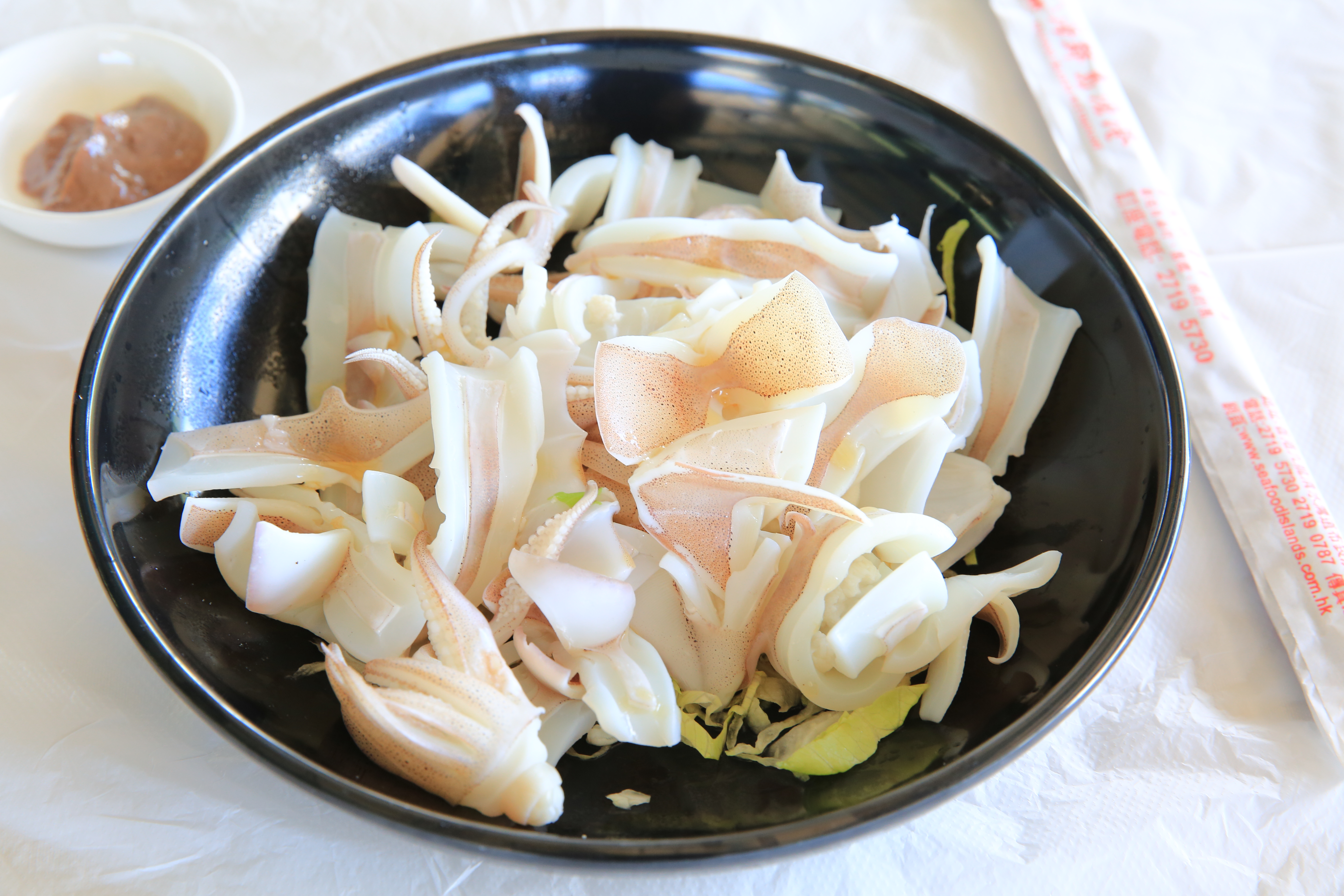 「汆燙墨魚」是很清爽的作法，鮮甜可口，也是布袋澳的招牌海鮮料理。（單點，港幣78元／份，約NT$305）