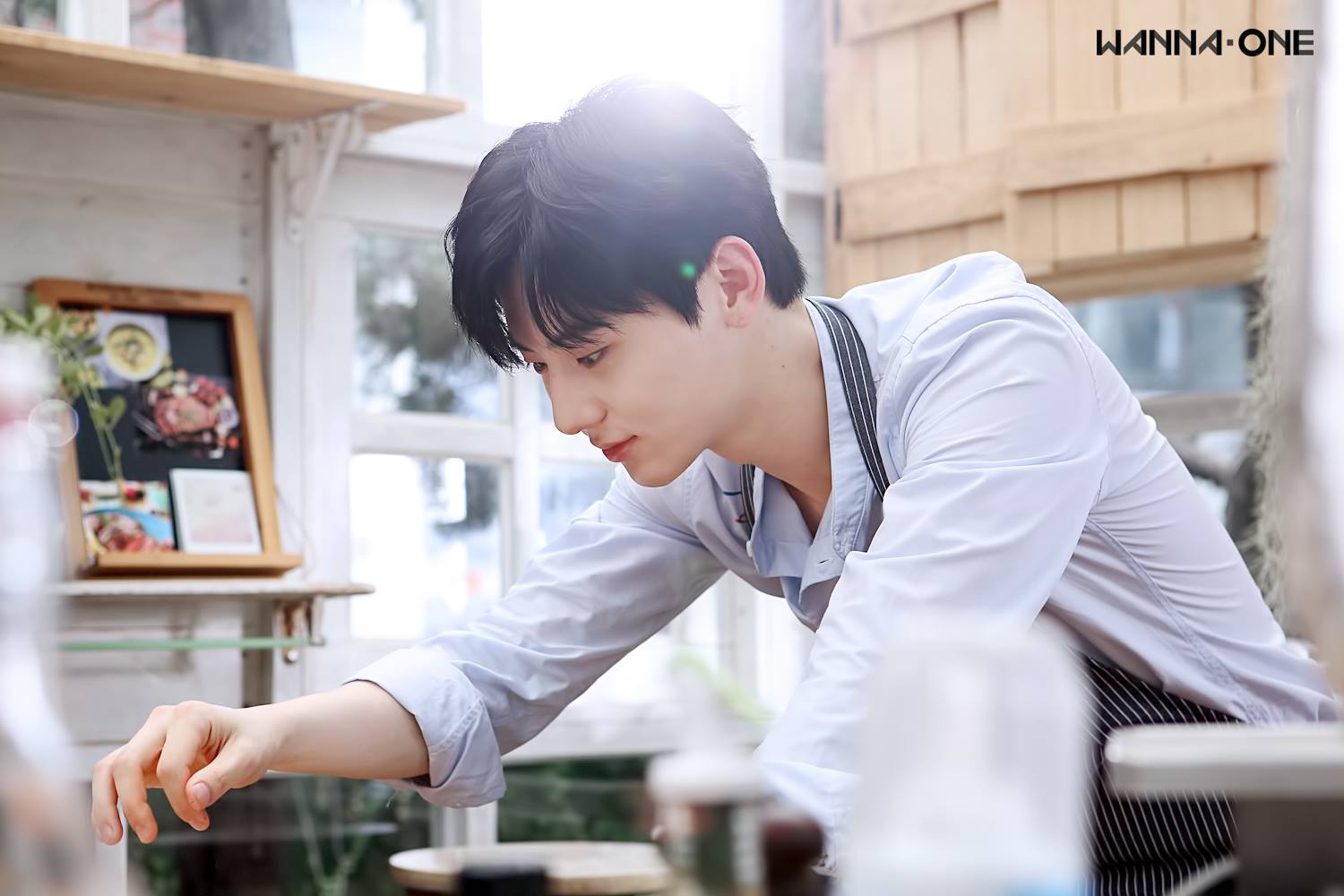 Wanna One出道曲預告由黃旼泫打頭陣，料理暖男攻佔國民製作人的心。