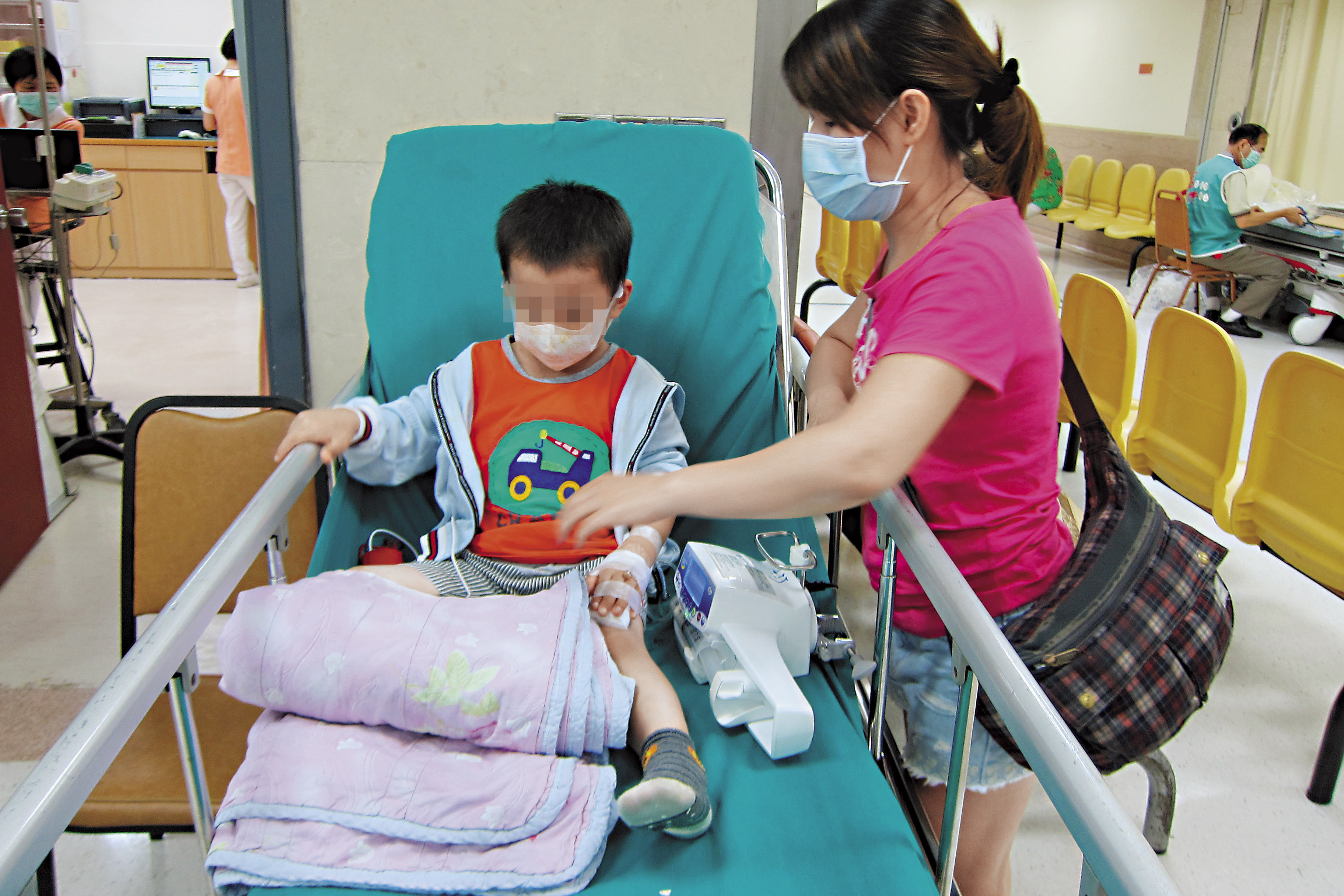 罕病患者蘇小弟如今獲得藥商以「人道援助」提供的藥物，才能活到現在。（罕病基金會提供）