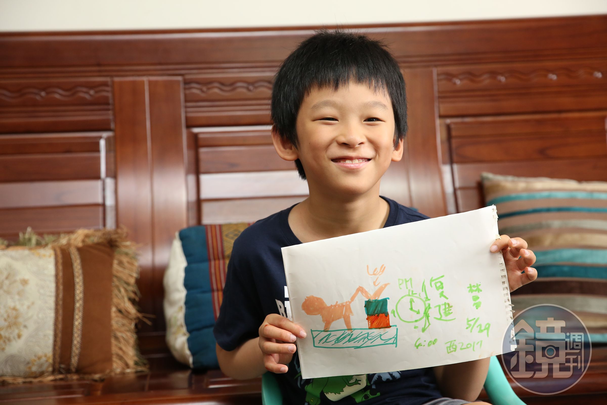 我們問林易最重要的是什麼？他幾乎沒有太多思考，就回答我們：「復健。」答案讓爸爸林士慶也很驚訝，因為復健很辛苦，林易平常老是討價還價。