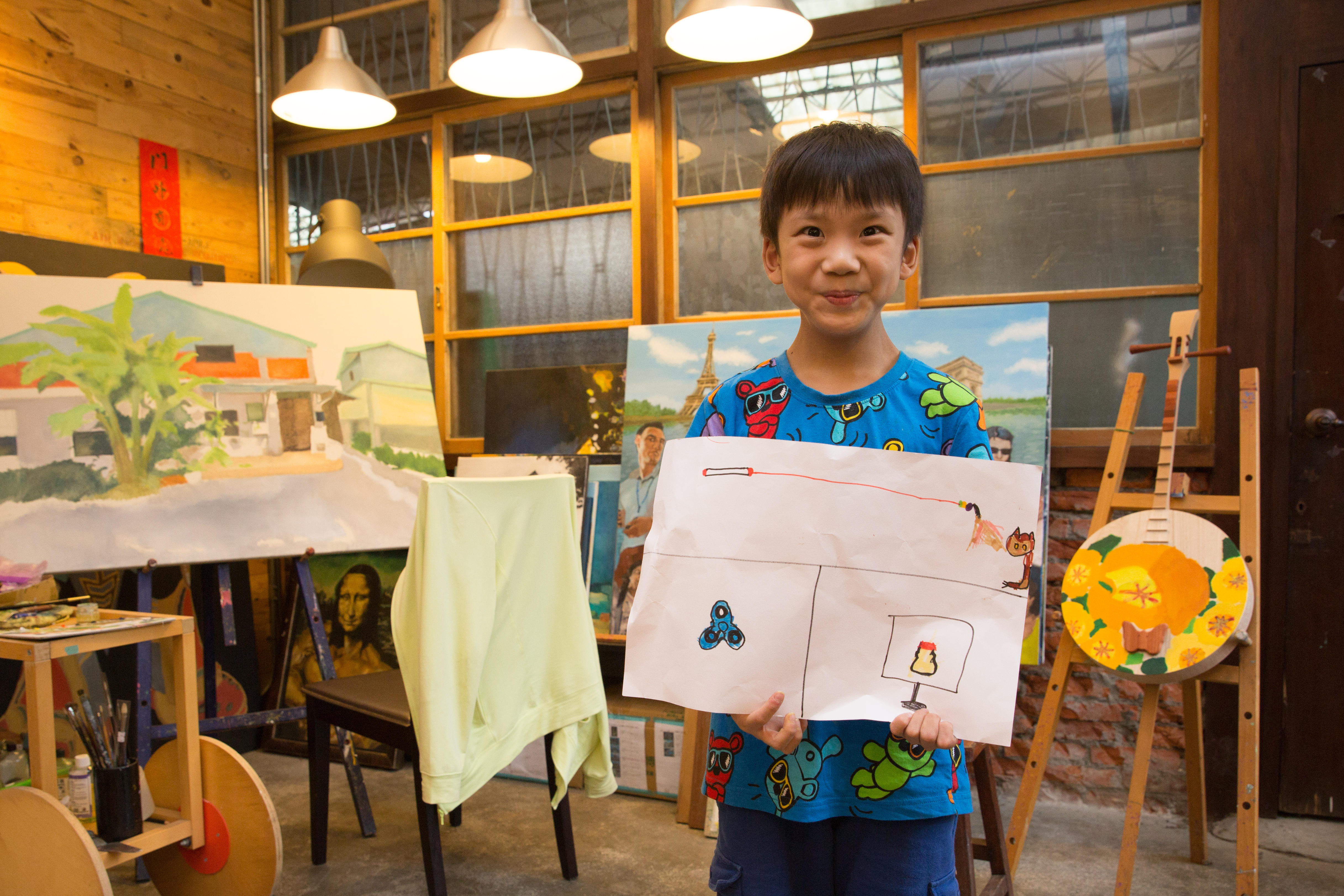 崴澤很活潑又很害羞，最重要的東西他始終拿不定主意，最後索性畫了三樣：電視、指尖陀螺、貓咪多多跟逗貓棒。