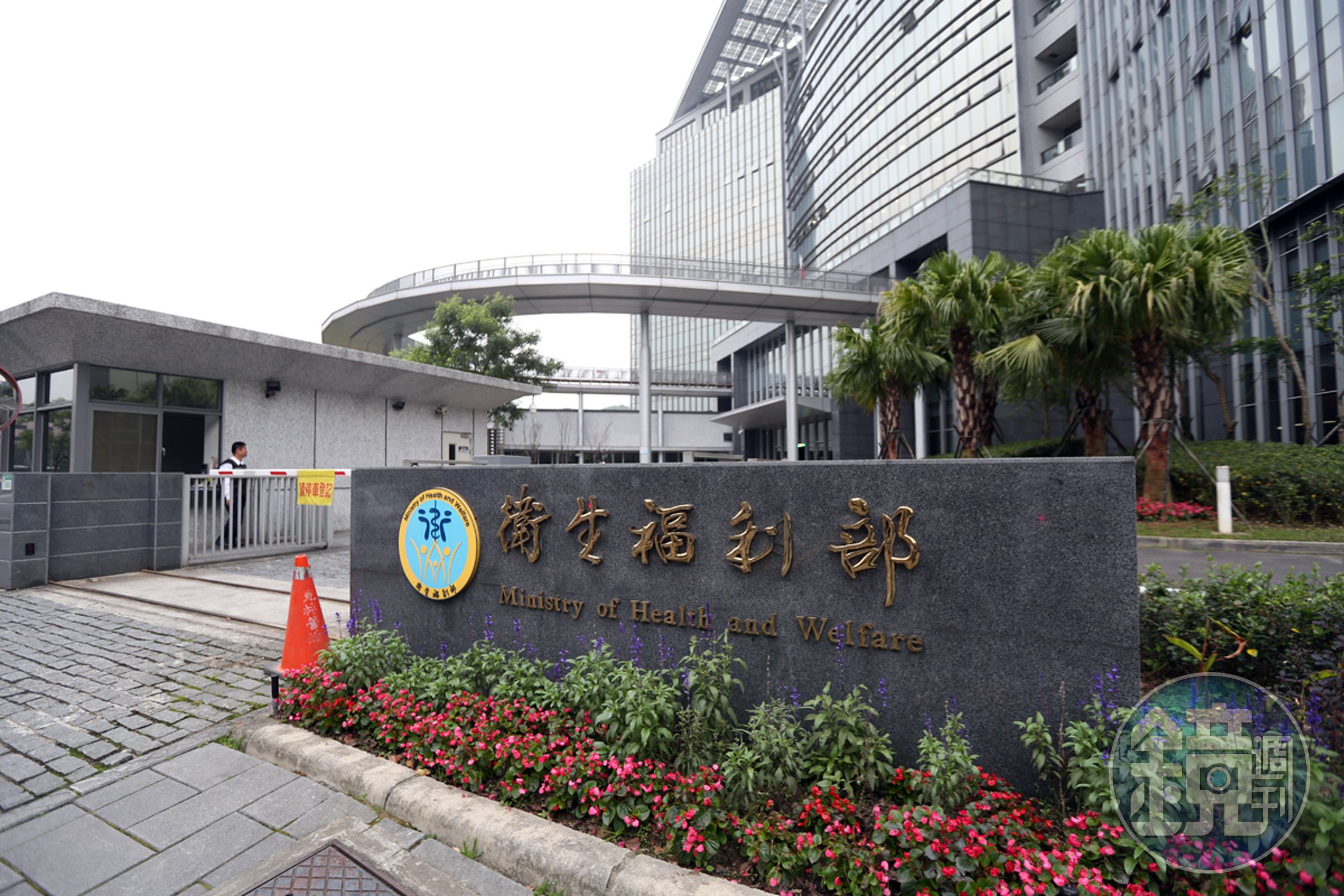 衛福部要求長庚說明此次風波，長庚董座王瑞慧得面對來自內外2方調查的壓力。