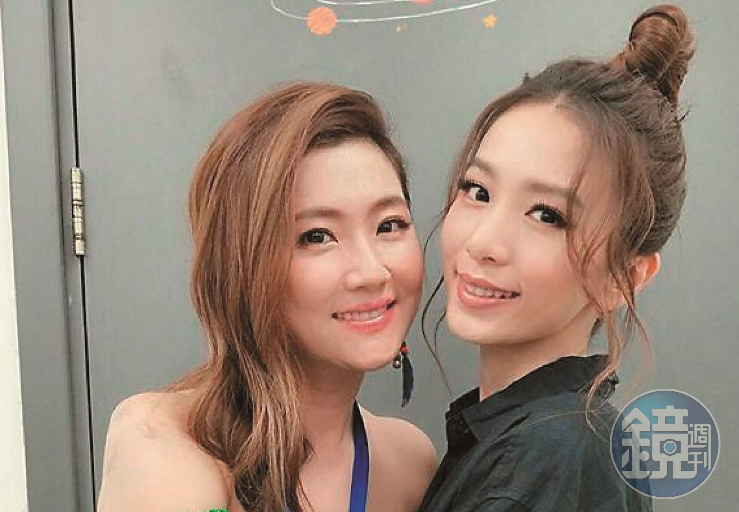 Selina跟張承中離婚之後，跟Ella、Hebe一直感情很好，還特地改班機赴Hebe演唱會。