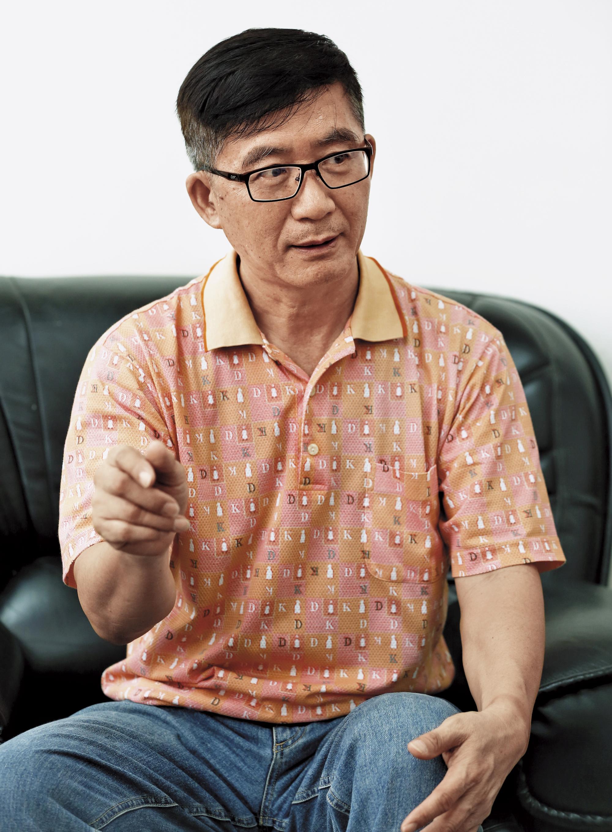 二崙國中校長鍾進森回憶起2名溺斃的學生，仍感到相當遺憾。