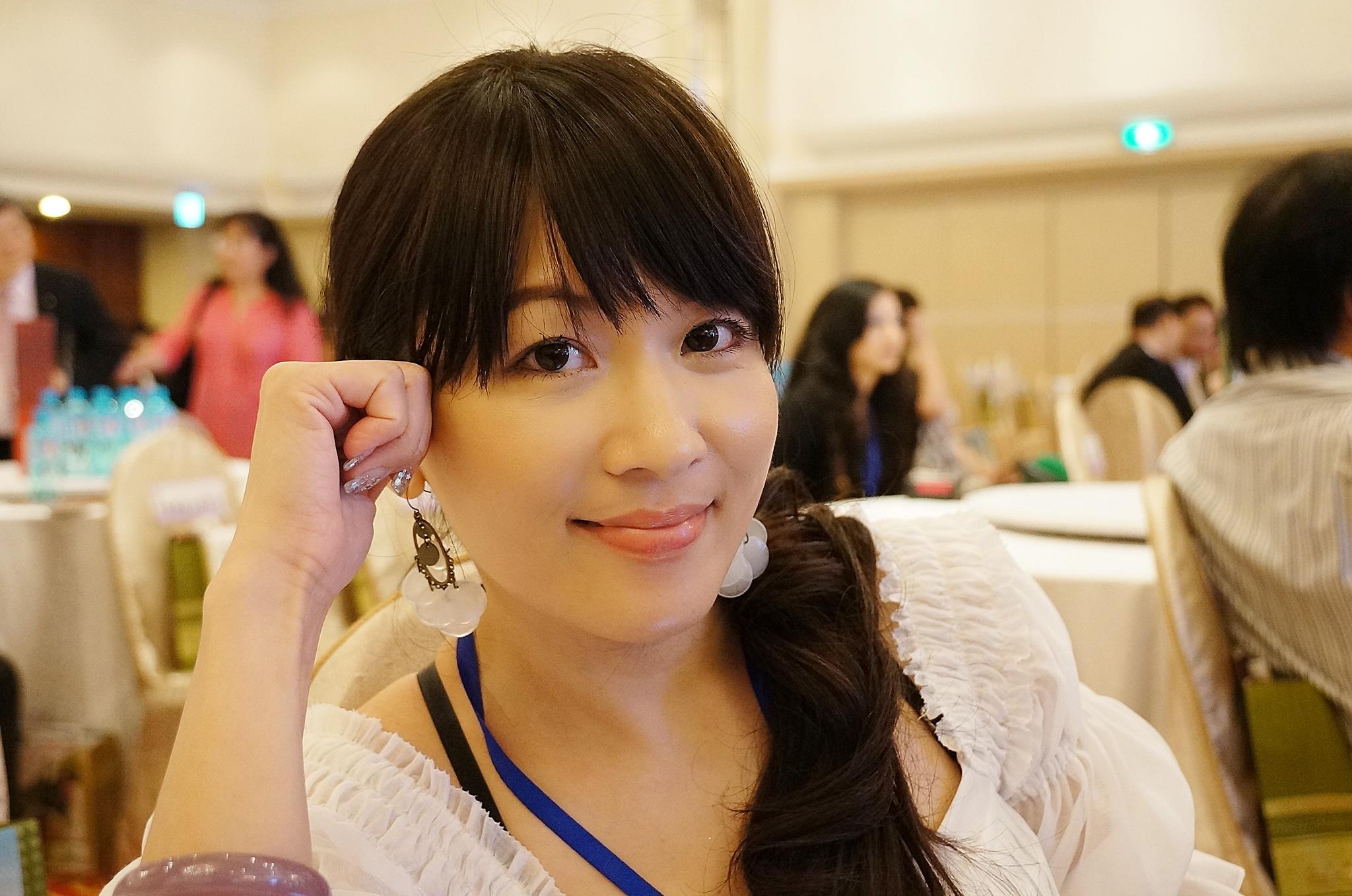 馬尾妹儘管比蔡正元小19歲，但結婚時也43歲了，早已算是高齡產婦。