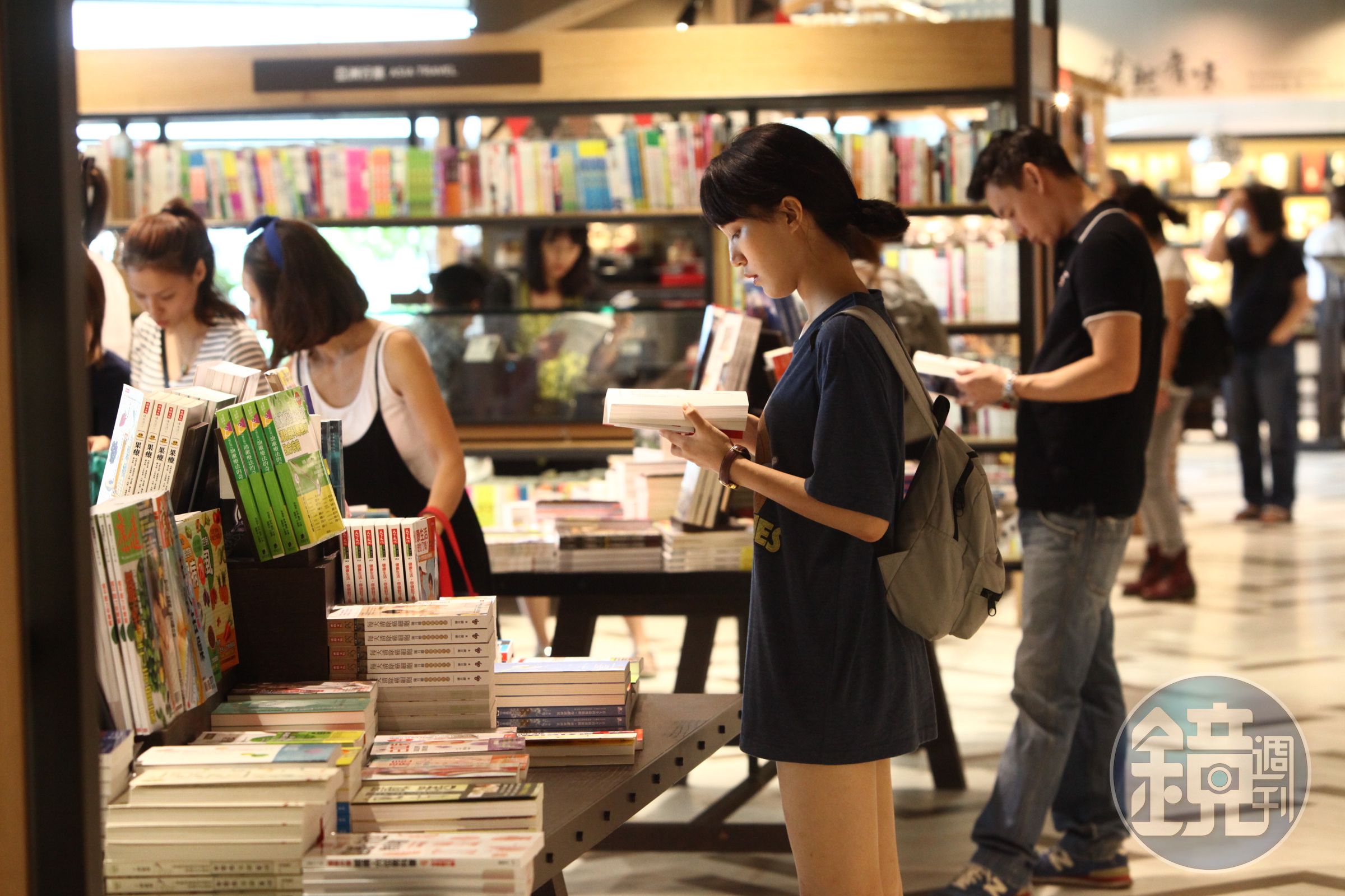 誠品首創24小時營業模式，成功營造特殊的書店文化，也受到藝文界高度肯定。