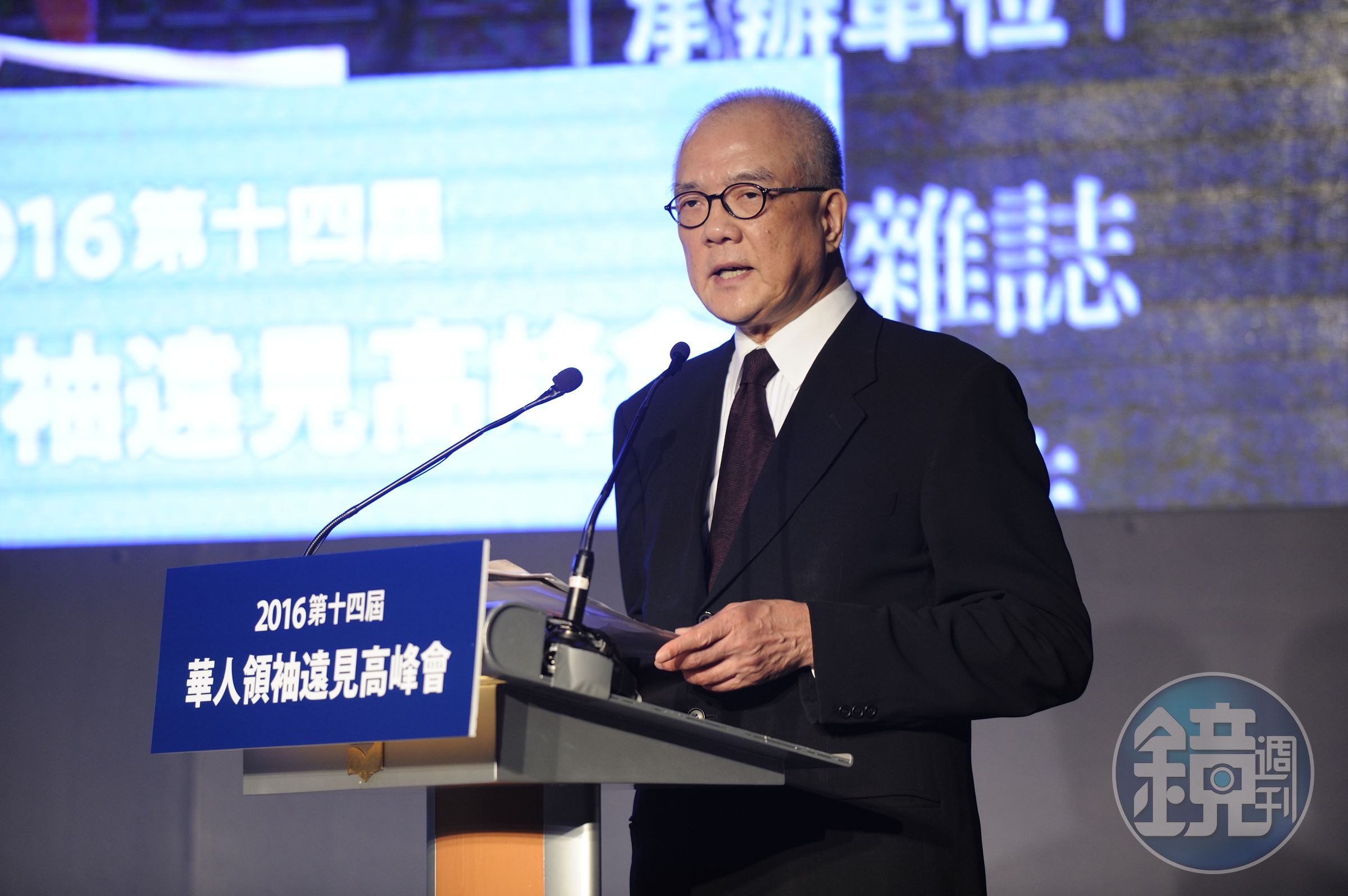 吳清友從浪漫文化人變為成功的商人，近年來經常在外演講暢談自己創立誠品的初衷。